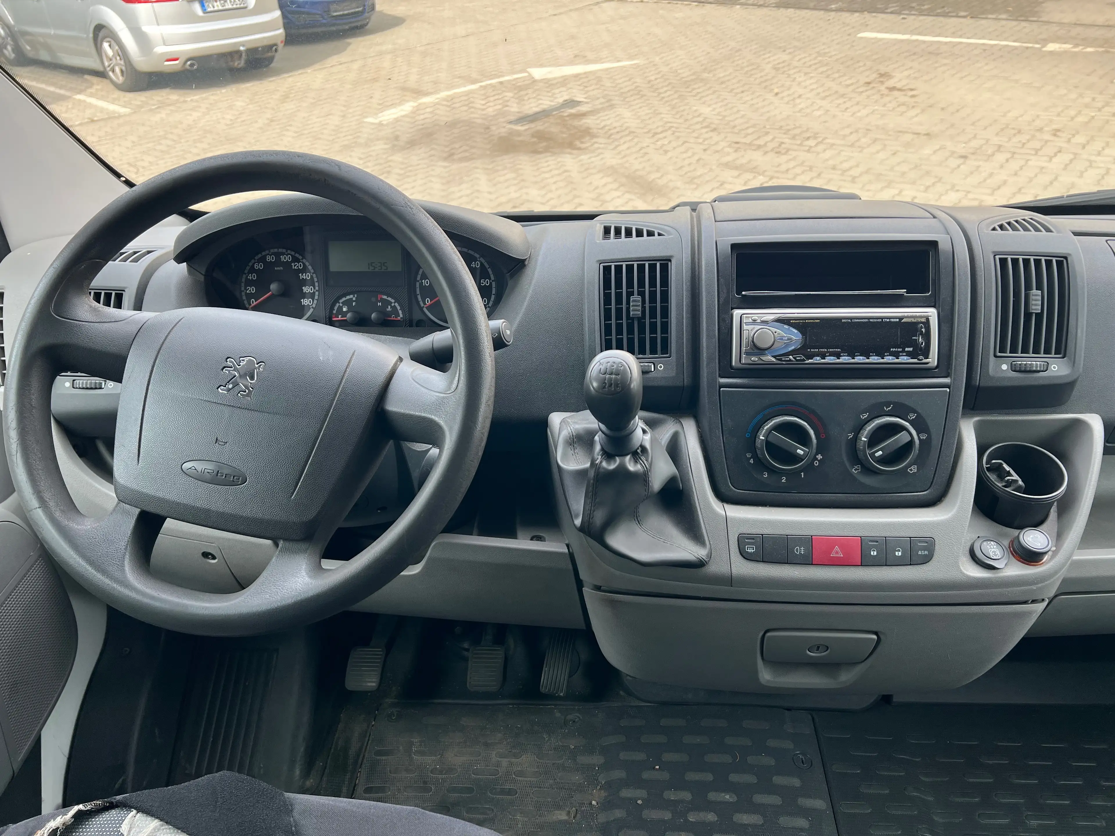 Peugeot Boxer HDi Standart (333) / 6 Sitzer — photo 12