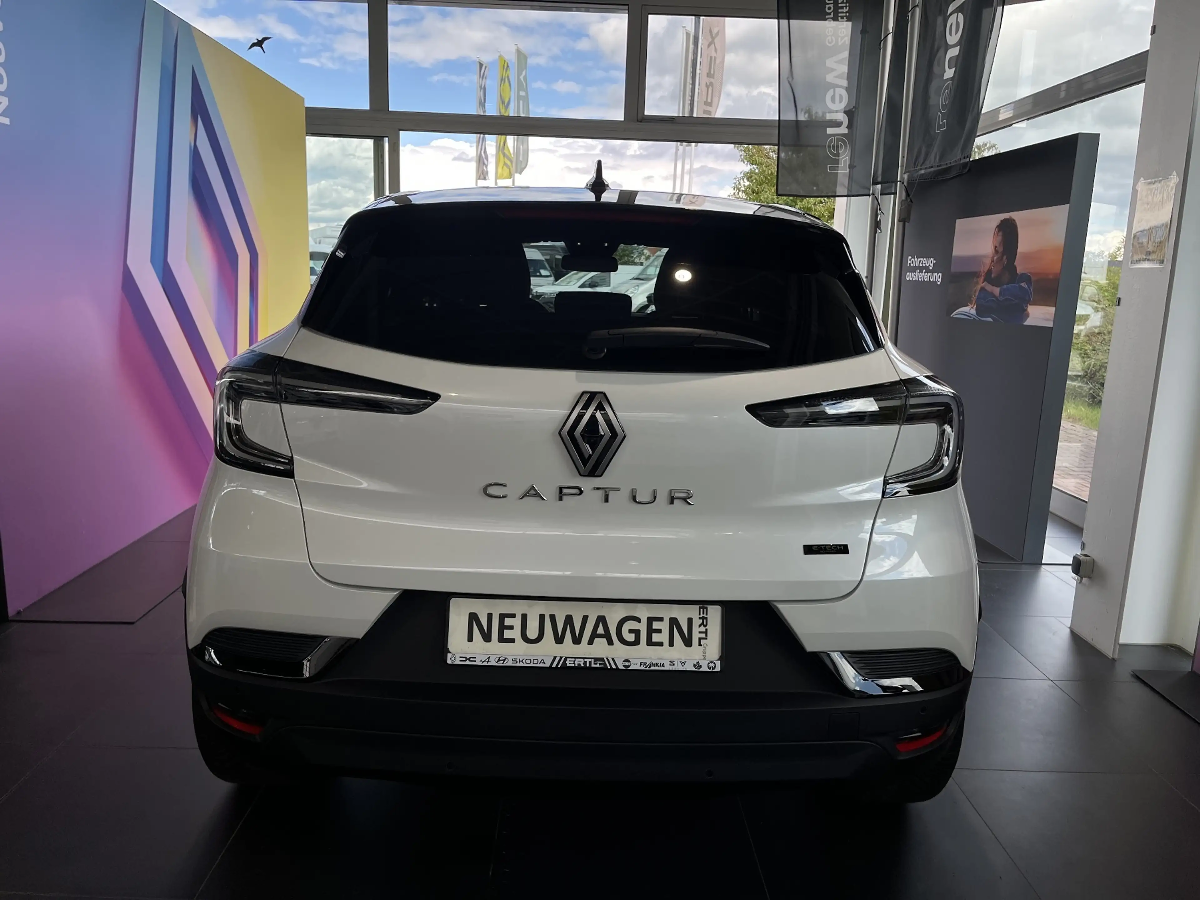 Renault Captur Techno Full Hybrid E-Tech 160 — photo 11