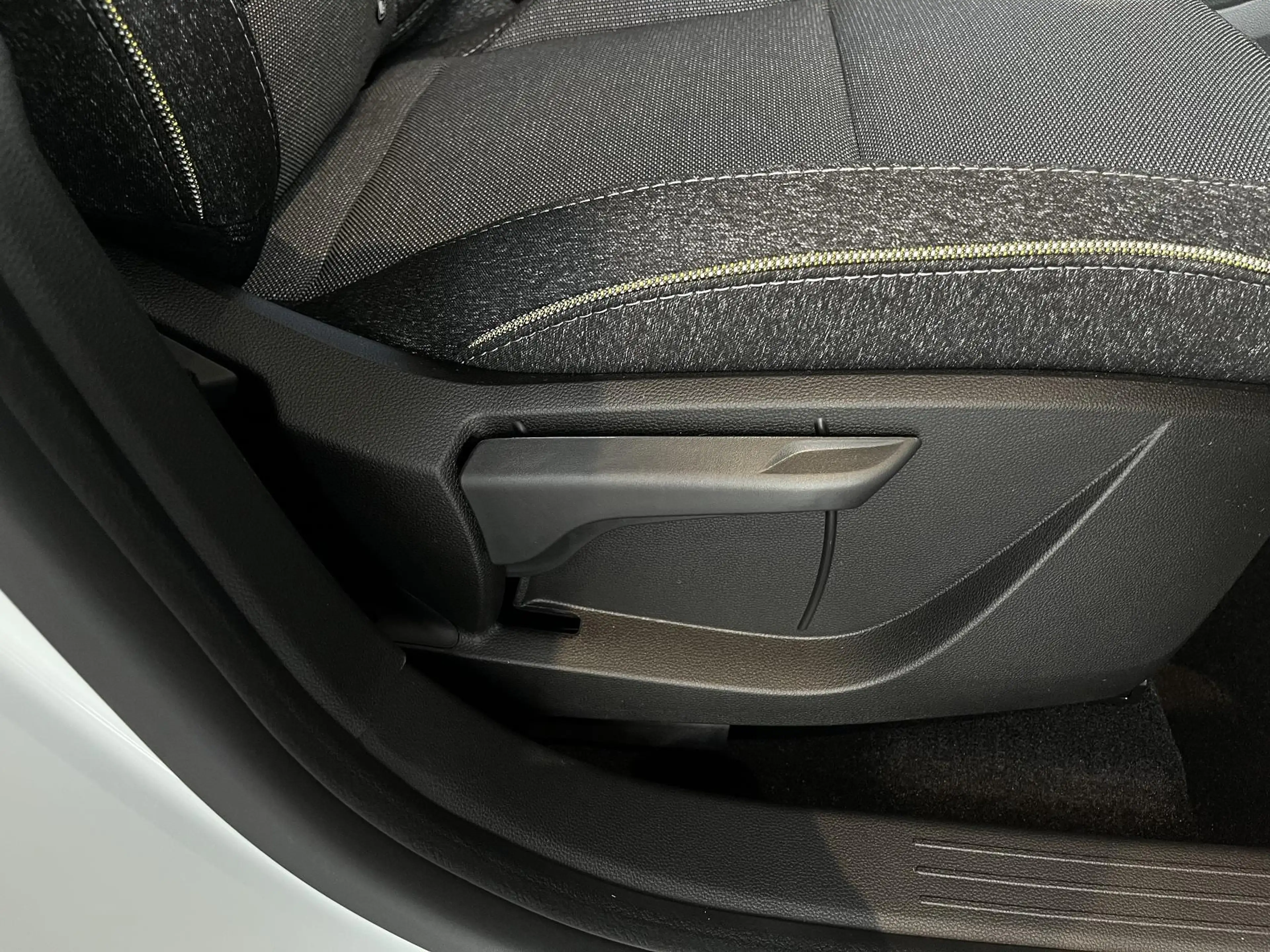 Renault Captur Techno Full Hybrid E-Tech 160 — photo 8