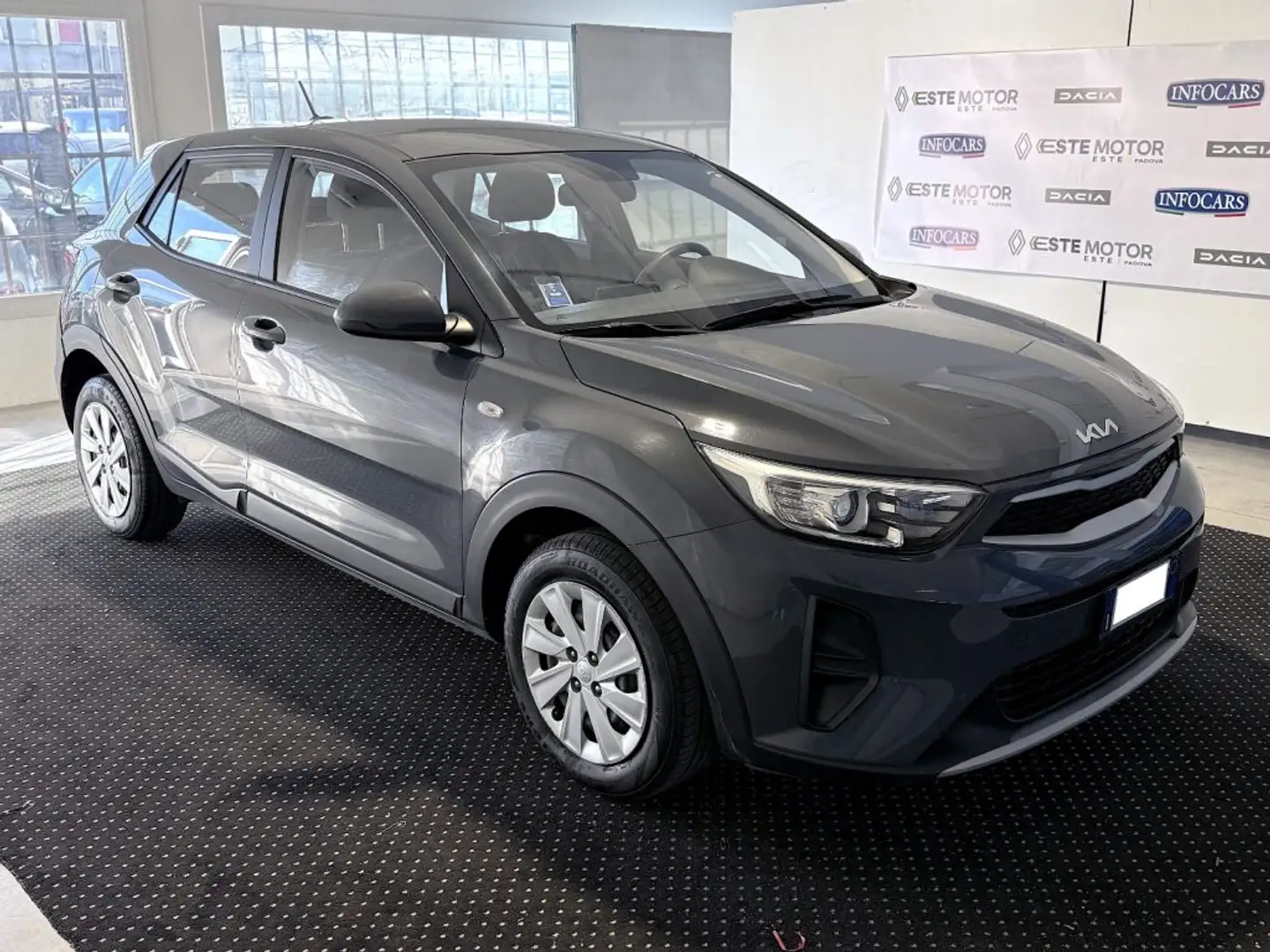 Kia Stonic 1.2 84 cv Urban - PROMO Grigio - 1