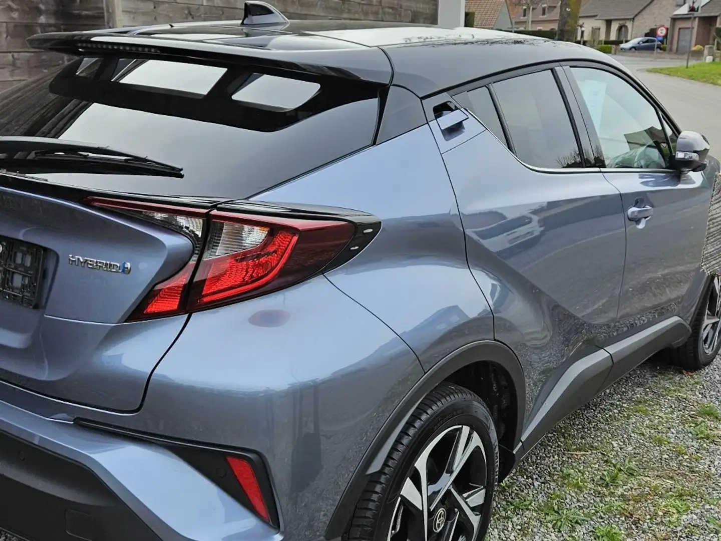 Toyota C-HR Hybrid Lounge Gris - 2