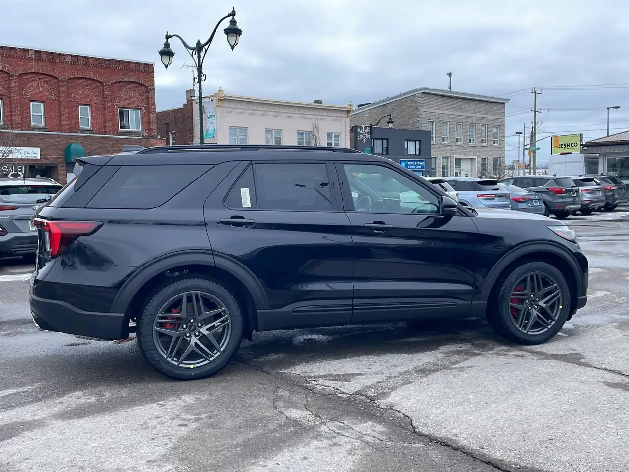 Ford Explorer снимка Ford Explorer