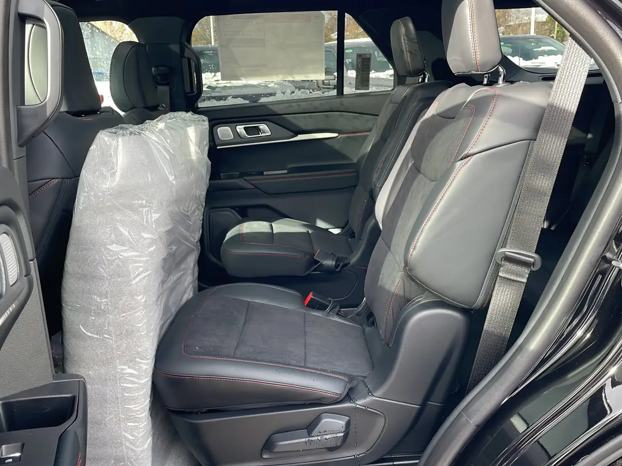 Ford Explorer снимка Ford Explorer