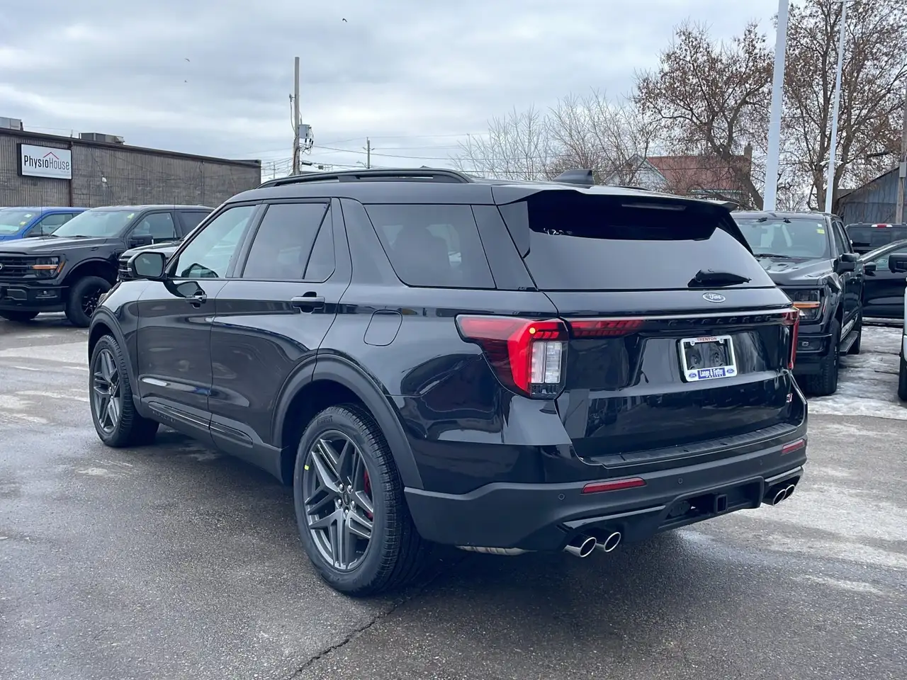 Ford Explorer снимка Ford Explorer
