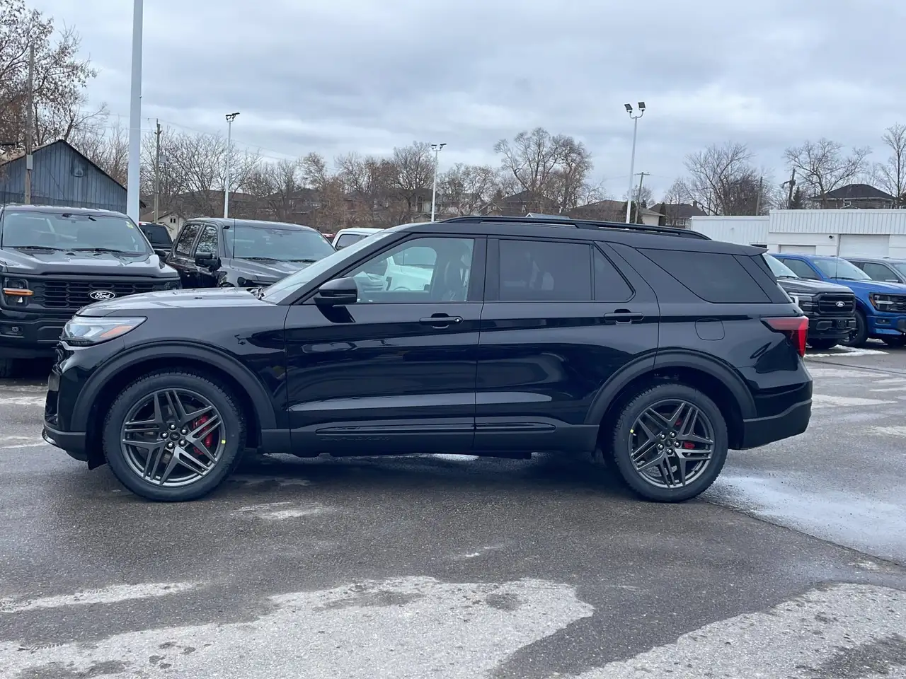 Ford Explorer снимка Ford Explorer