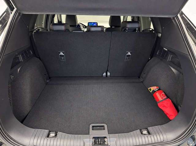 Ford Kuga — photo 15