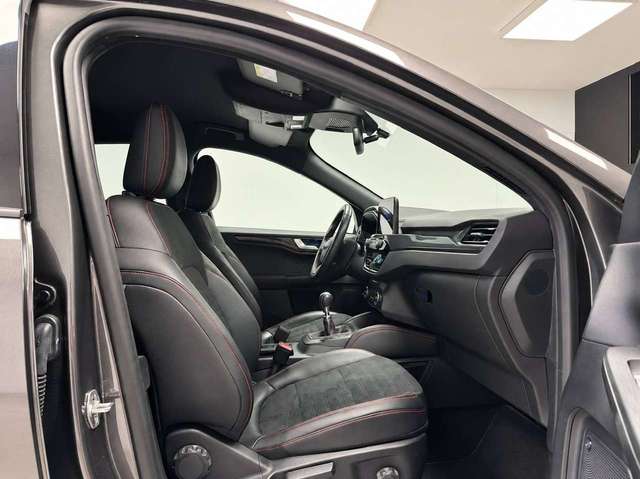 Ford Kuga — photo 11