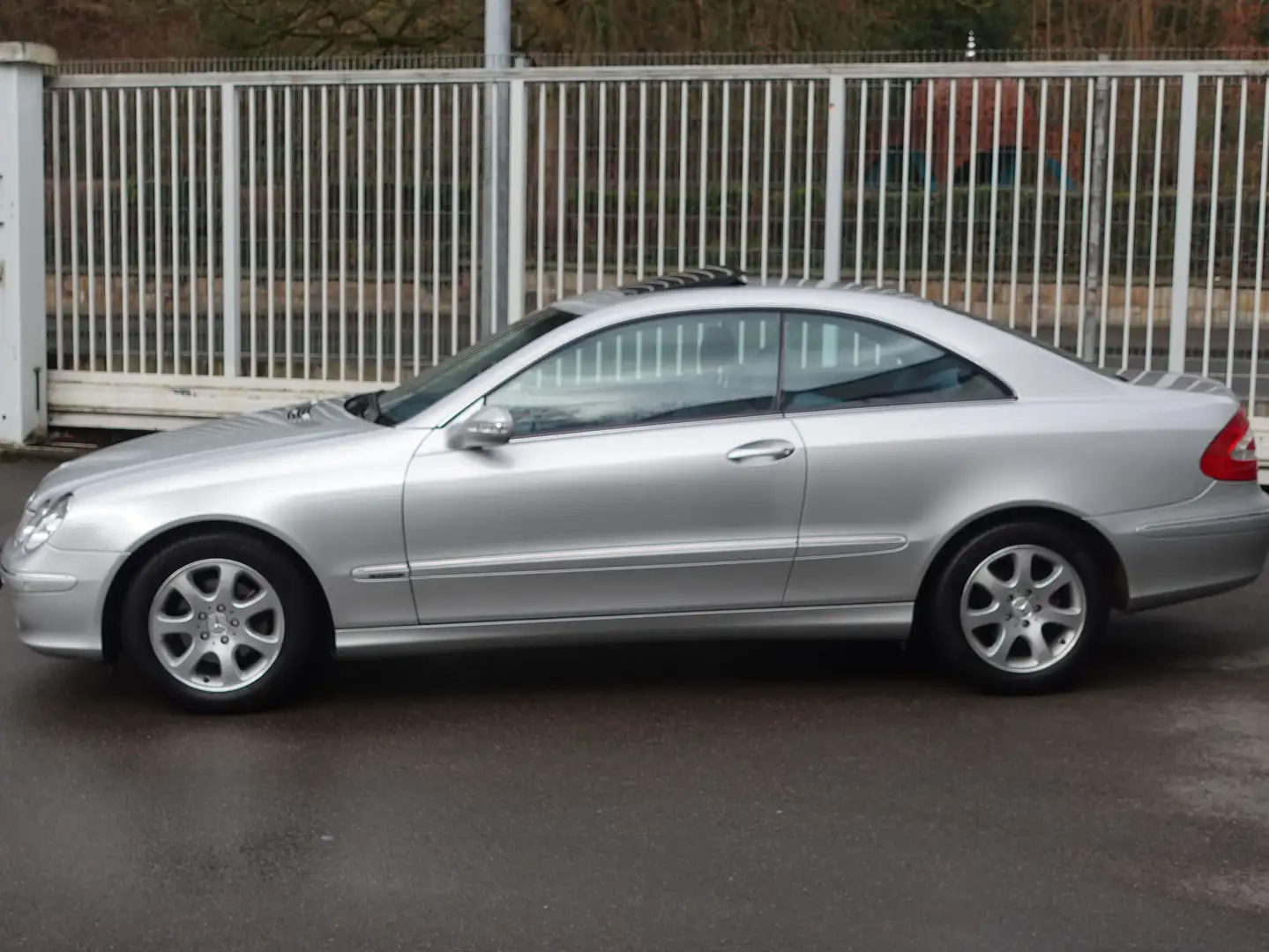 Mercedes-Benz CLK 200 CLK 200 Kompressor Elegance Automatik eSHD Xenon Grau - 2