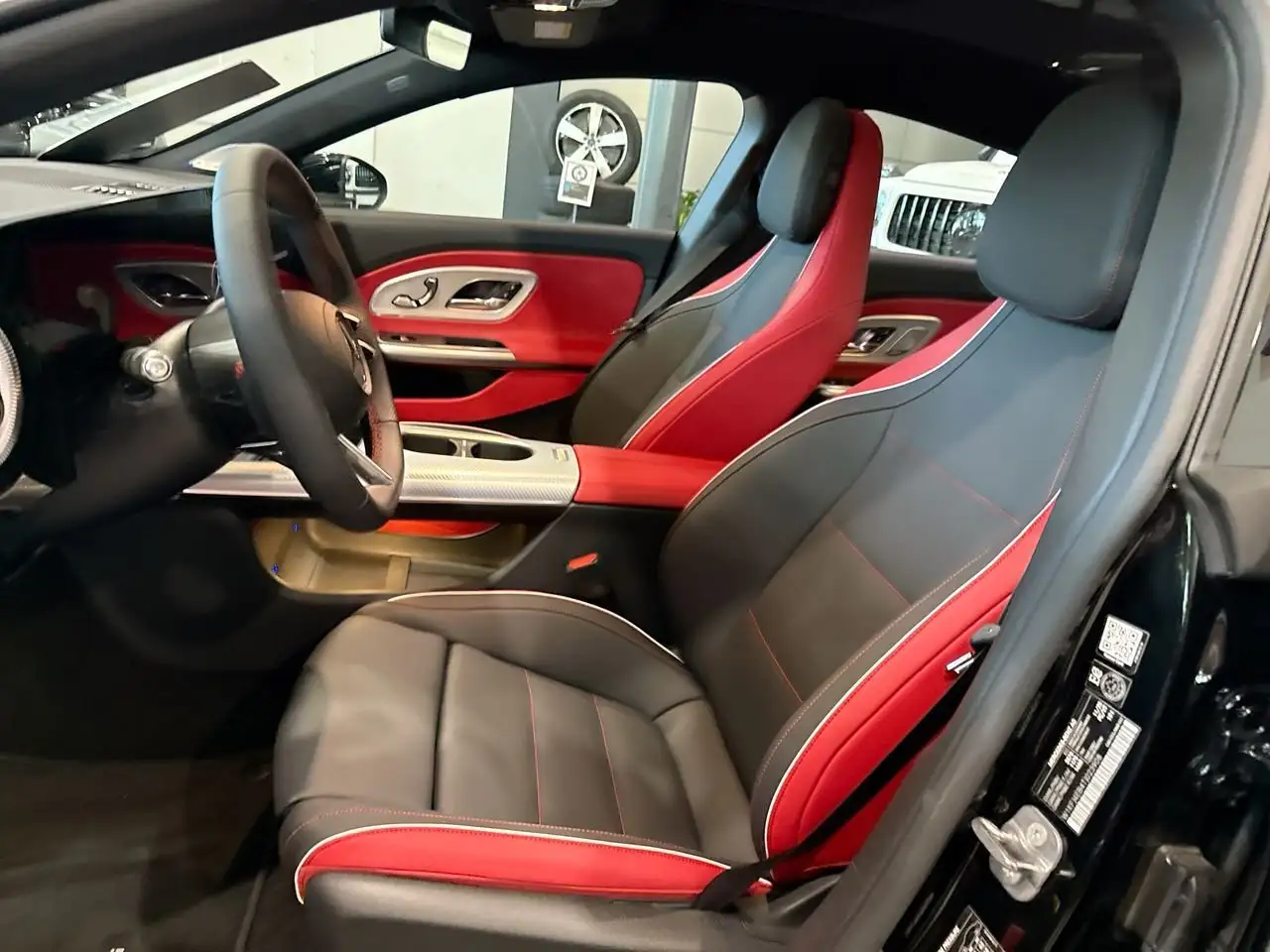 Mercedes-Benz CLA снимка Mercedes-Benz CLA