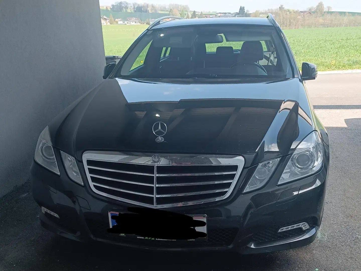 Mercedes-Benz E 250 E 250 T Avantgarde CDI Aut. Avantgarde Schwarz - 1