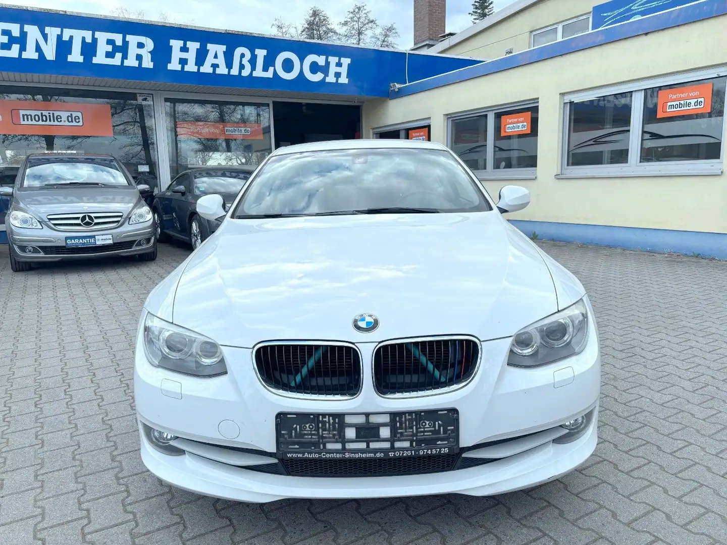 BMW 320 i Coupe Leder Navi Xenon PDC Weiß - 2