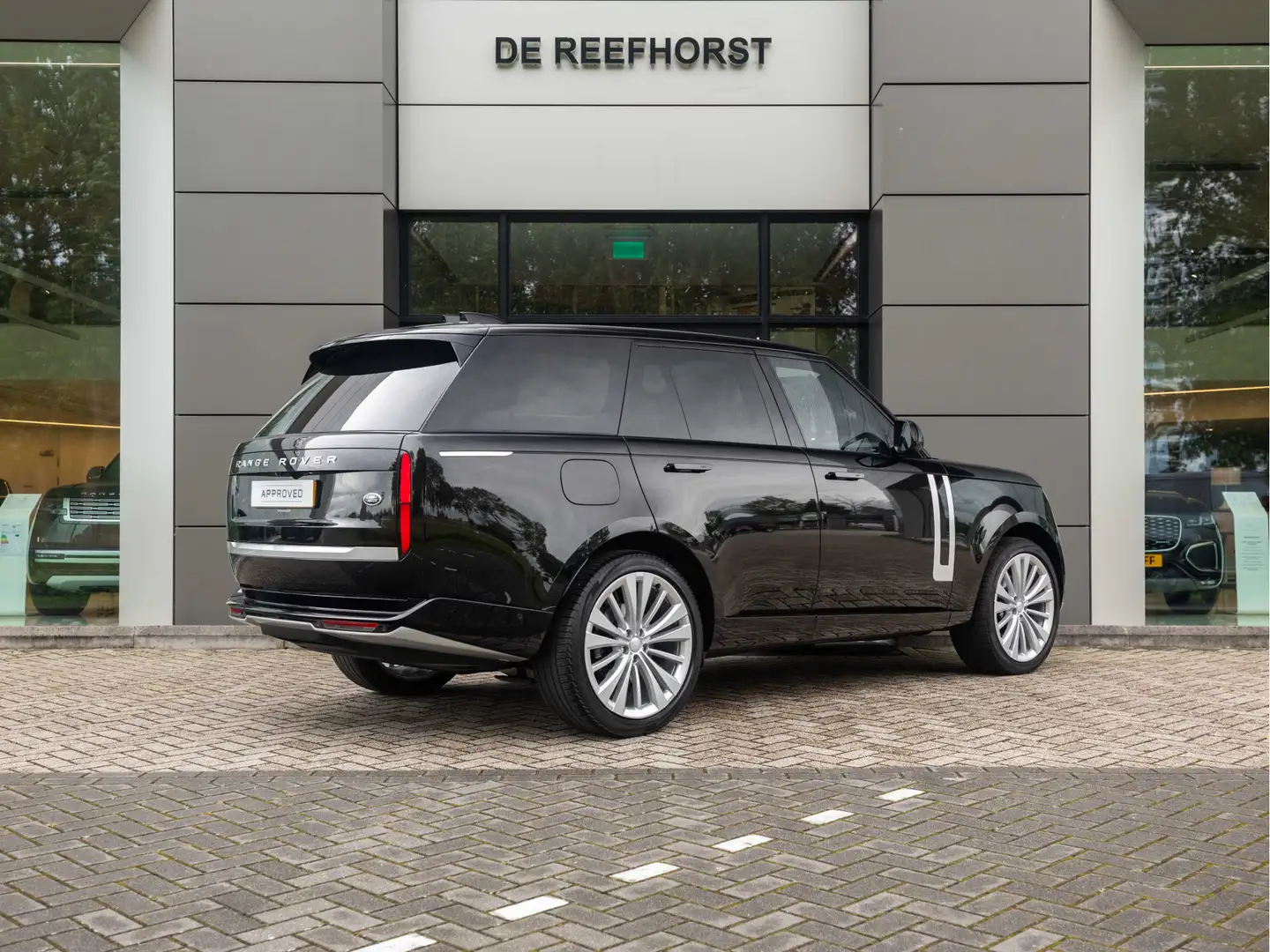 Land Rover Range Rover 3.0 D350 First Edition MHEV | Nieuw door ons gelev Schwarz - 2