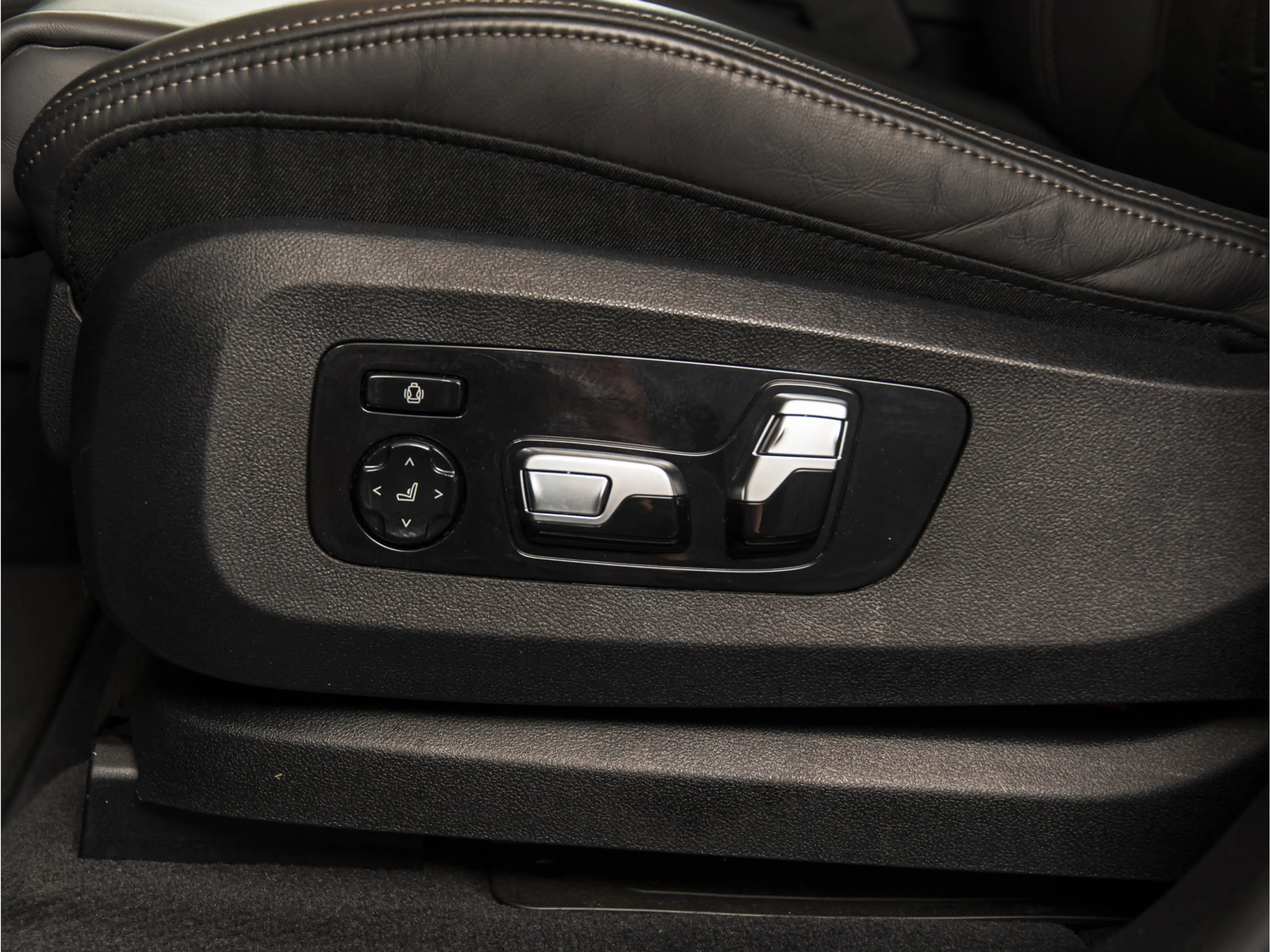 BMW X7 xDrive40i SKYLOUNGE | 7ZITS | H/K | HUD — photo 18