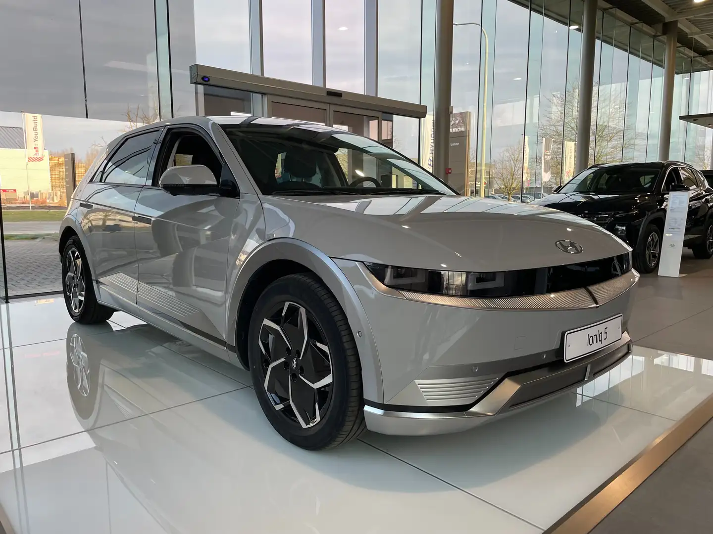 Hyundai IONIQ 5 77 kWh Balance Vision Gris - 1