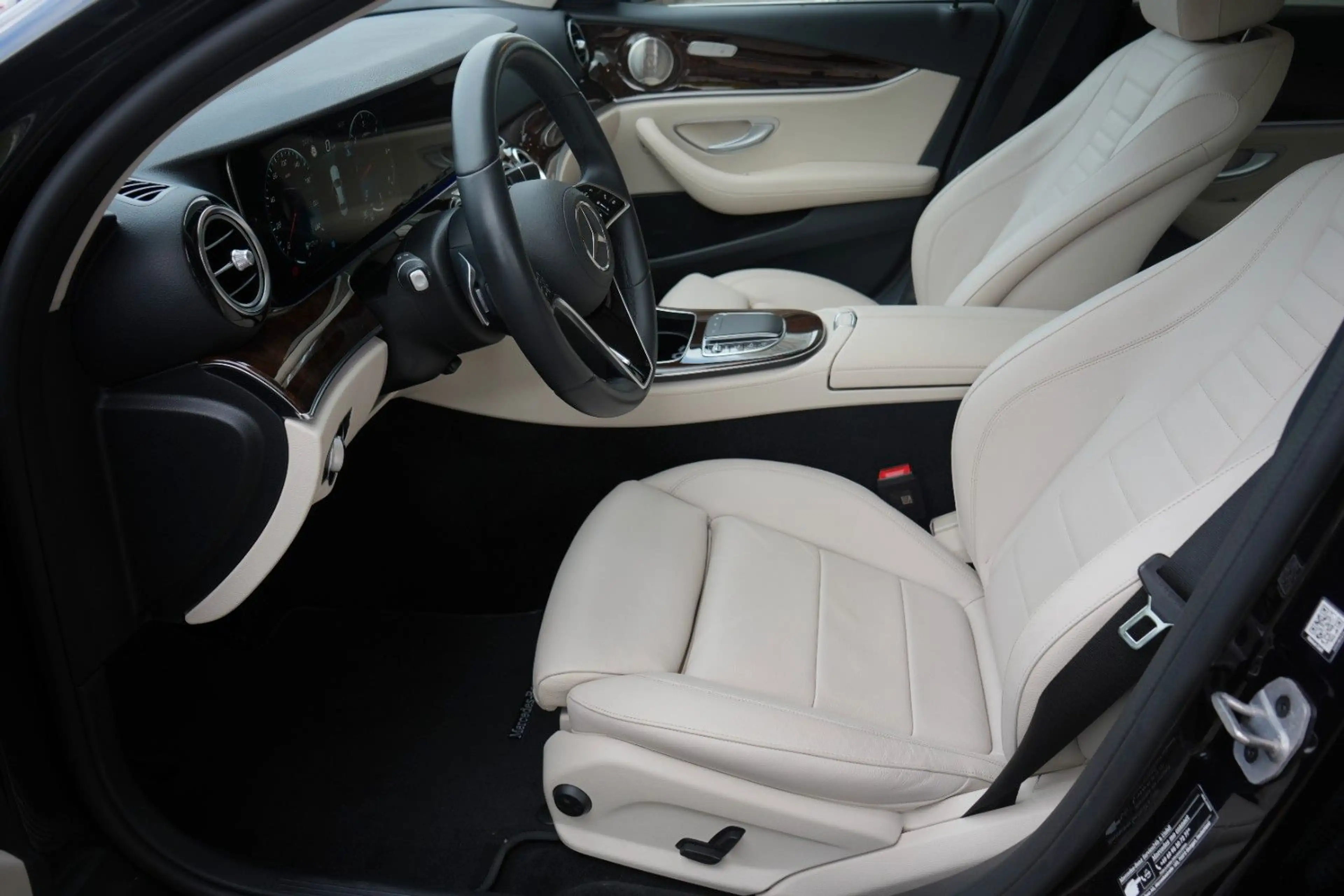 Mercedes-Benz E 400 d 4Matic Limousine LEDER BEIGE|CAM|BURMES — photo 11