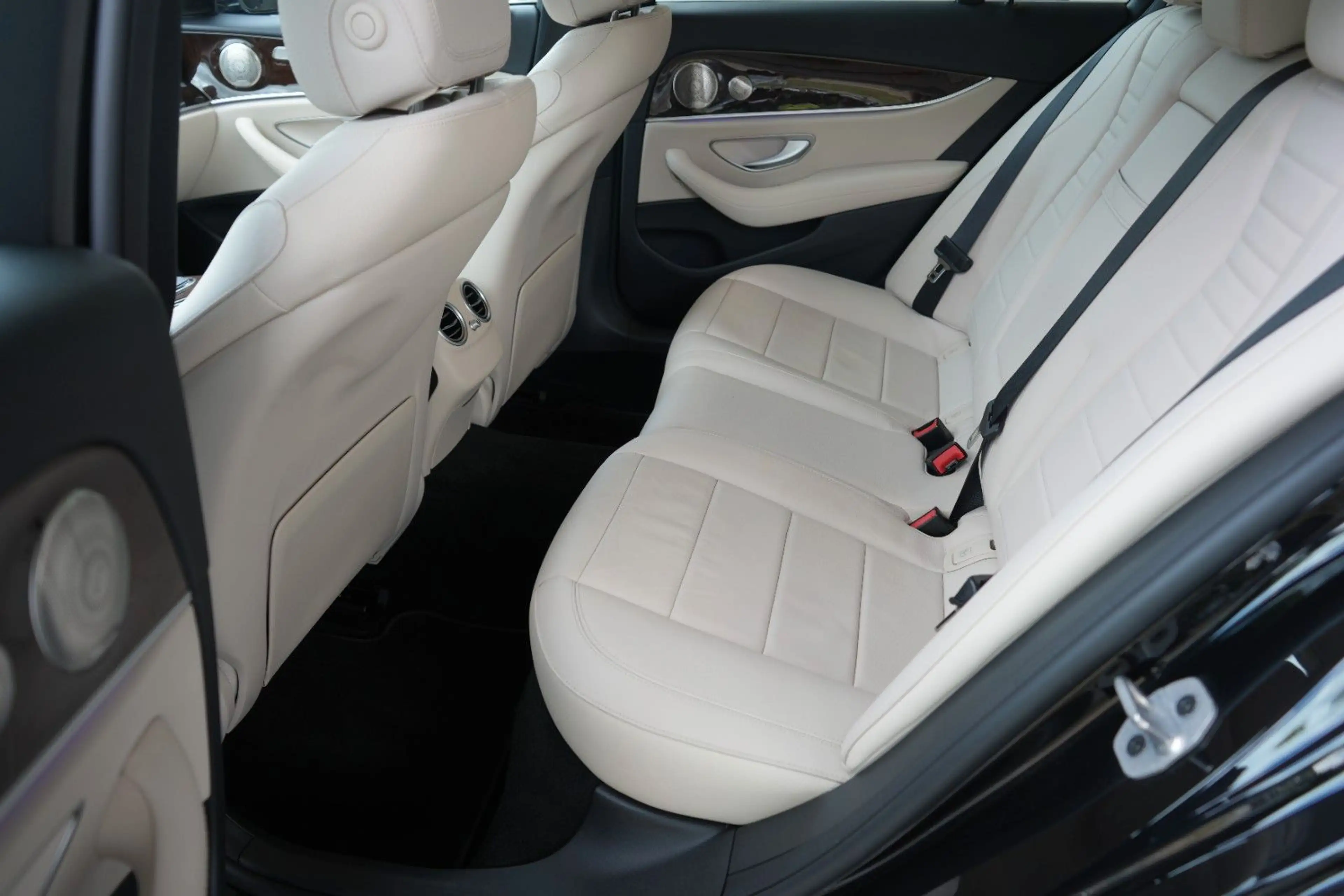 Mercedes-Benz E 400 d 4Matic Limousine LEDER BEIGE|CAM|BURMES — photo 14