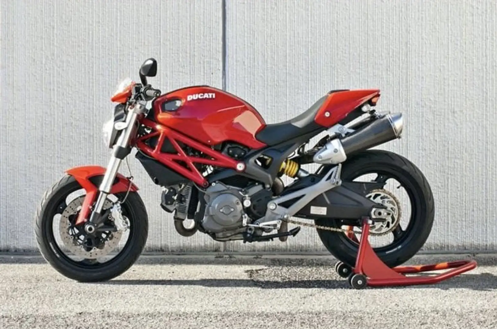 Ducati Monster 696 naked - 2