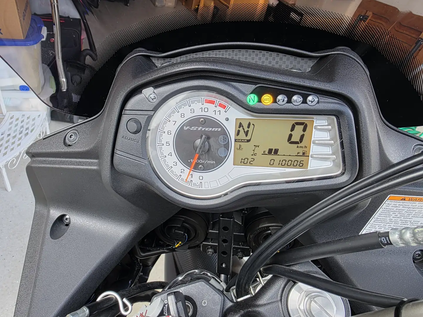 Suzuki V-Strom 650 Bílá - 1