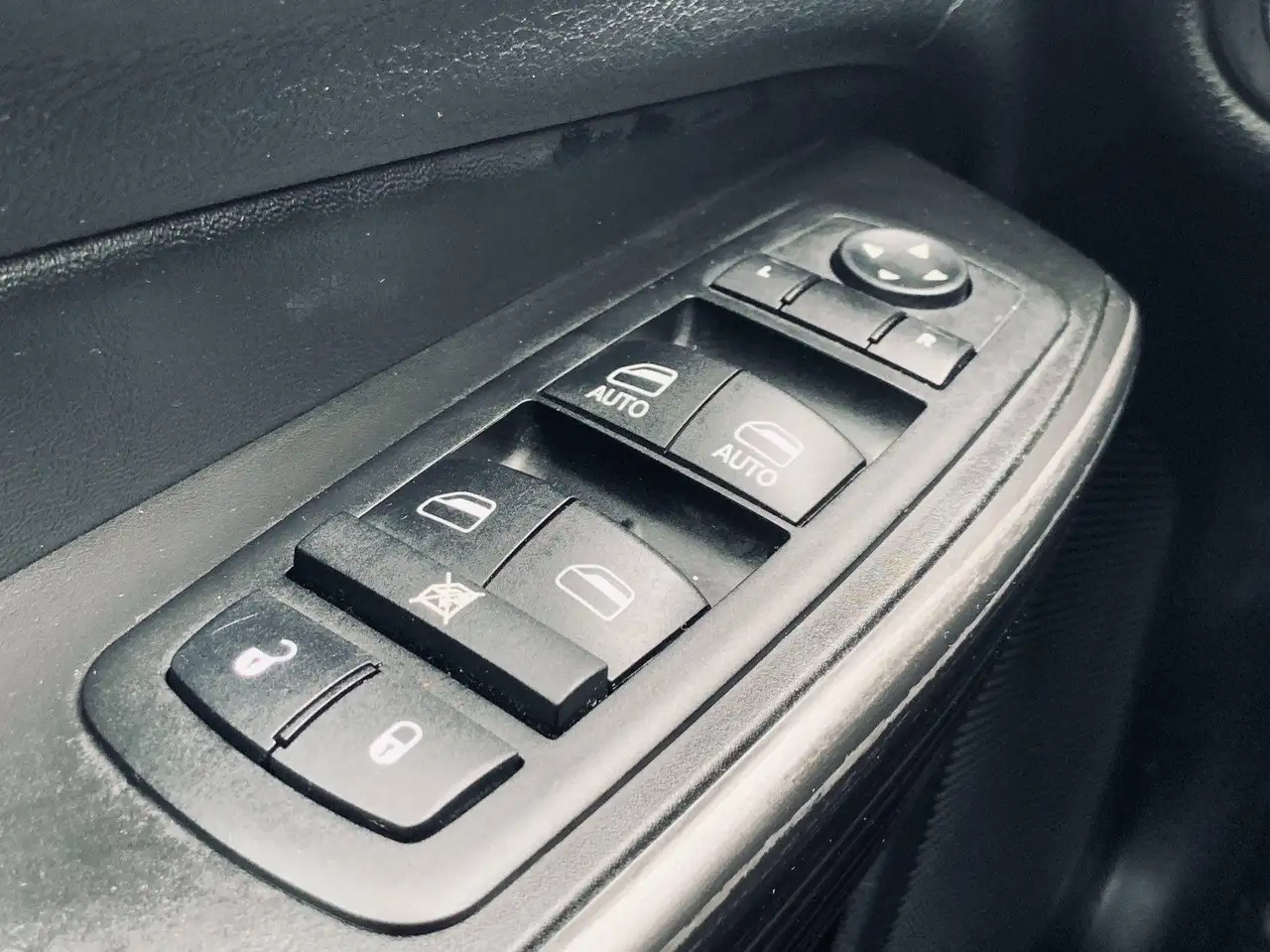 Jeep Cherokee снимка Jeep Cherokee