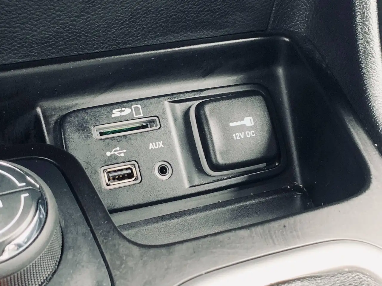 Jeep Cherokee снимка Jeep Cherokee