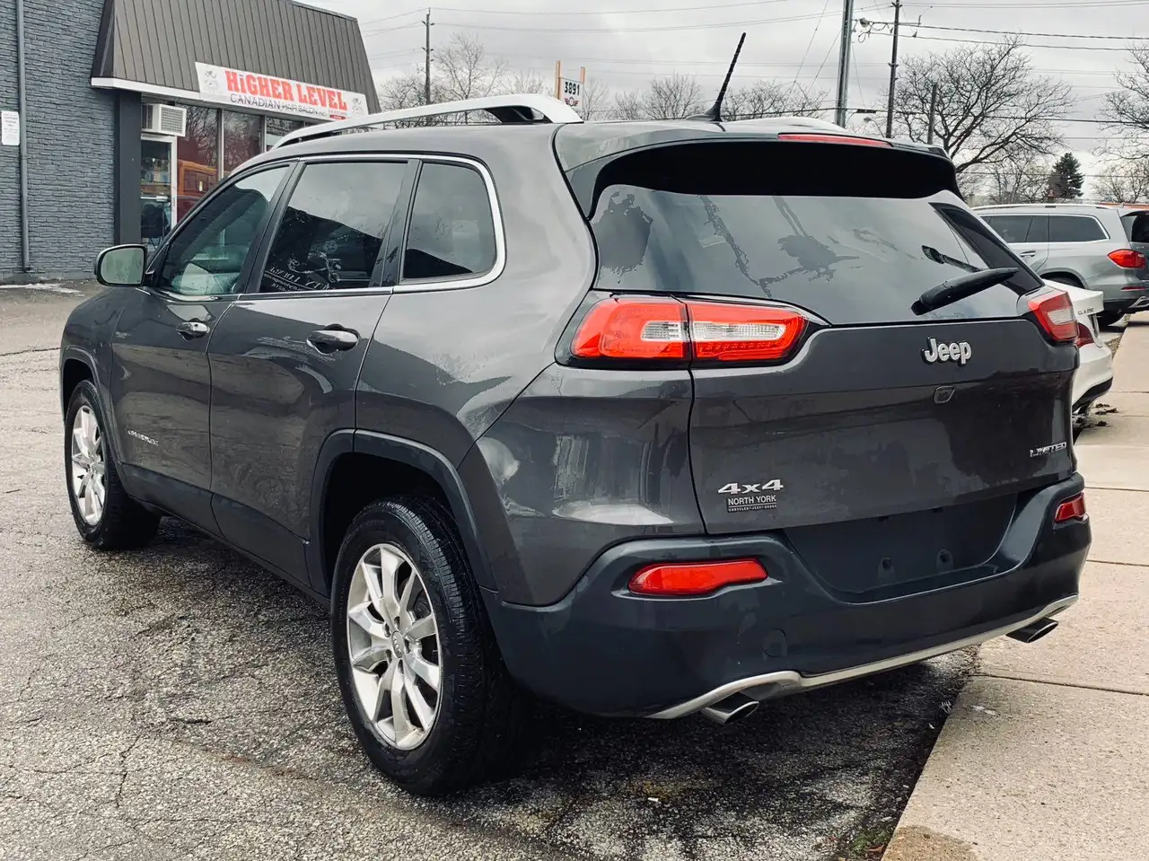 Jeep Cherokee снимка Jeep Cherokee