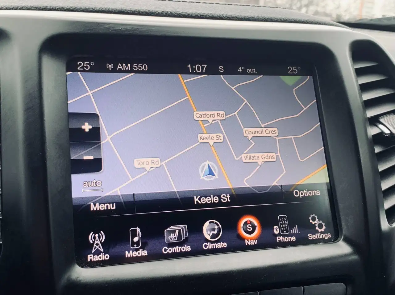 Jeep Cherokee снимка Jeep Cherokee