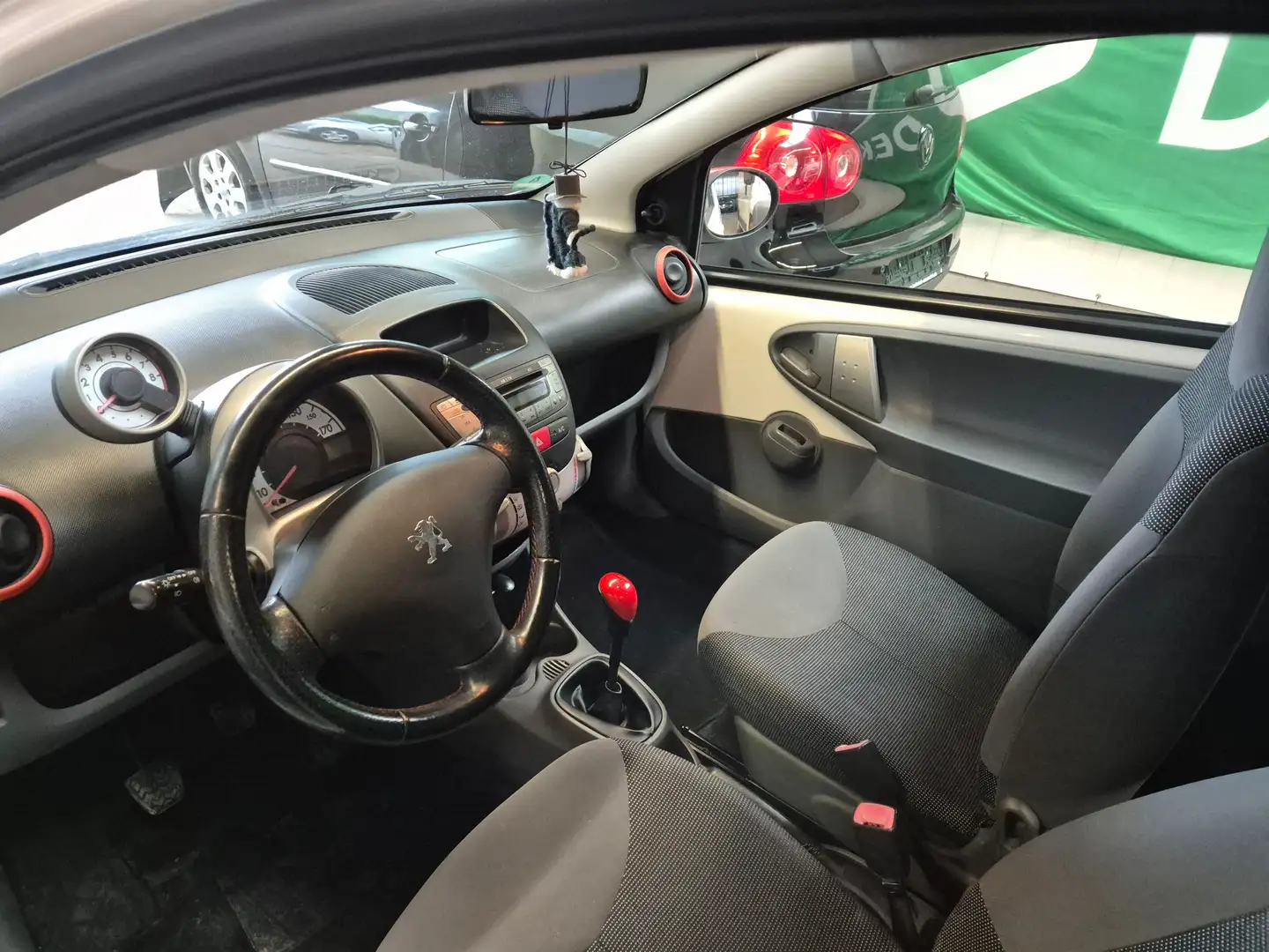 Peugeot 107 Filou Білий - 2
