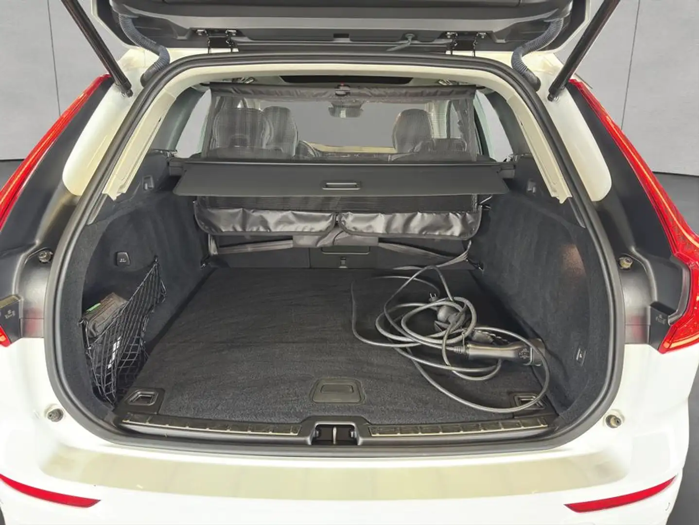 Volvo XC60 XC60 T8 AWD Recharge Geartronic Inscription Expres Weiß - 2