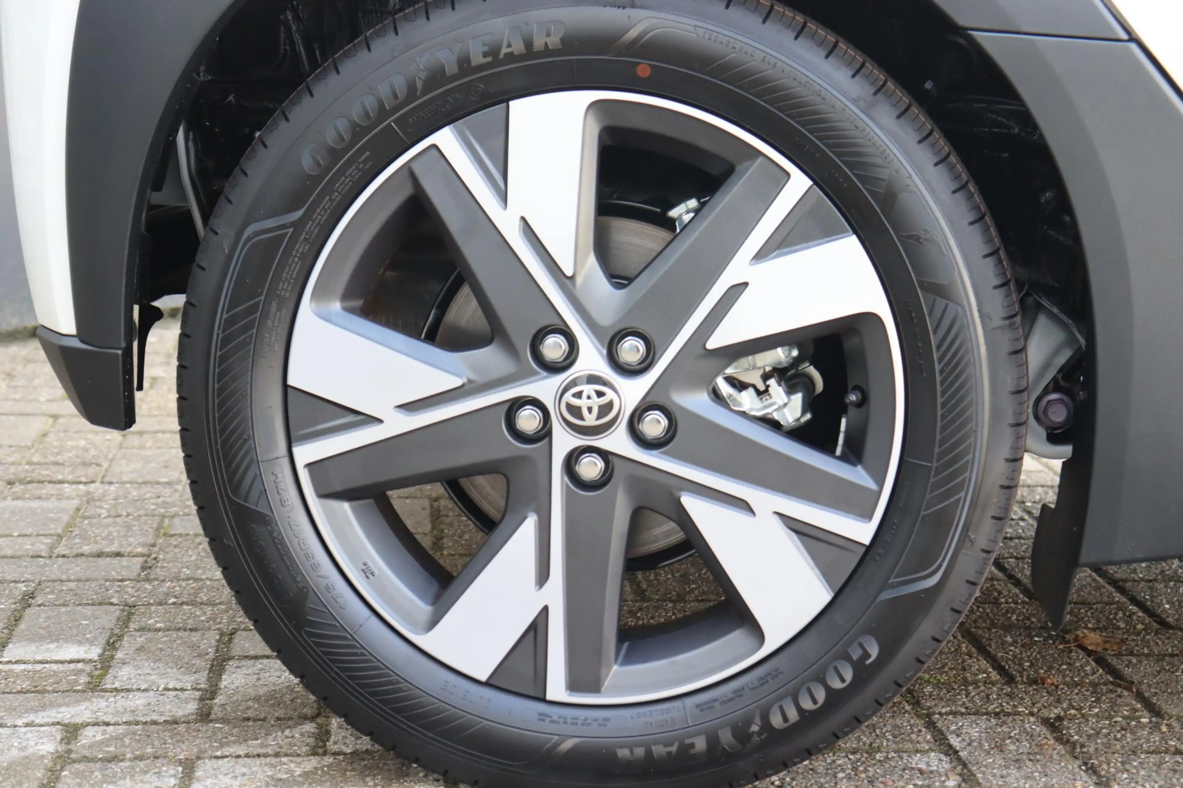 Toyota Aygo X Hybrid 115 Play, Go Pack, Nieuw en snel leverbaar — photo 3