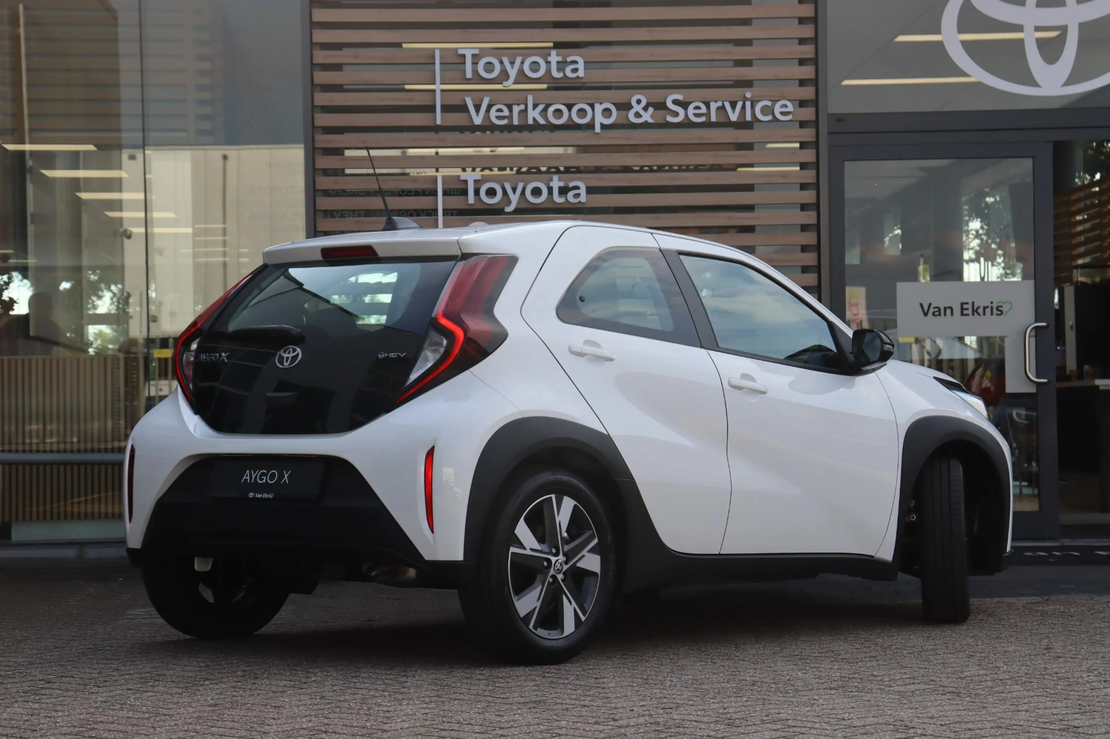 Toyota Aygo X Hybrid 115 Play, Go Pack, Nieuw en snel leverbaar — photo 2