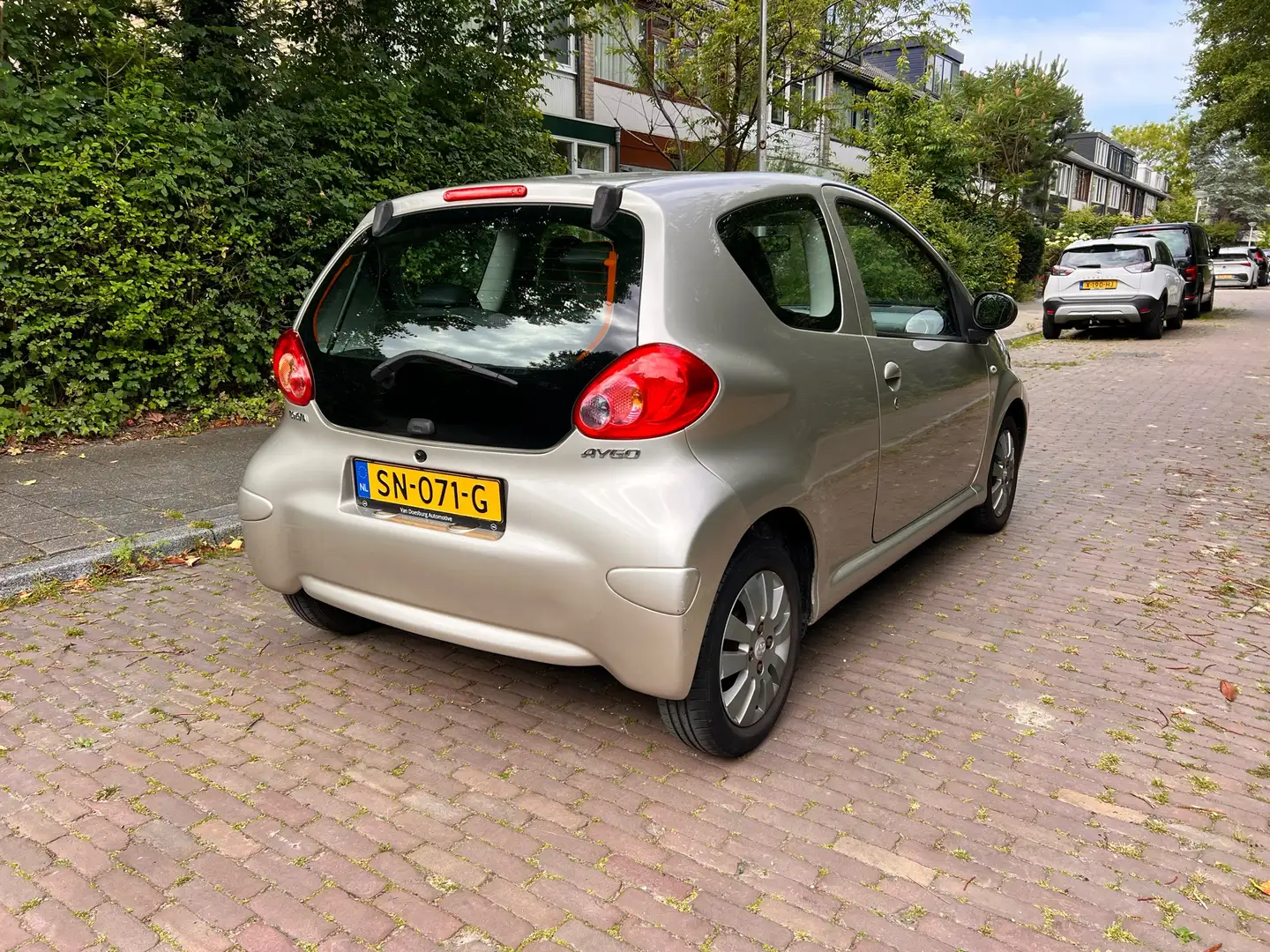 Toyota Aygo 1.0 12V Bruin - 2