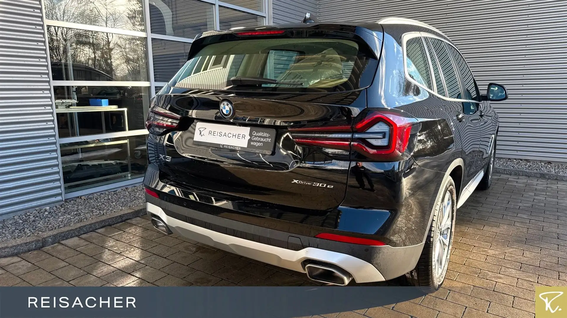 BMW X3 xDrive 30e A AHK Schwarz - 2