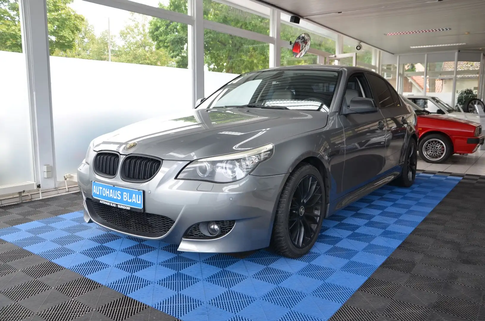 BMW 520 i Lim. *FACELIFT*NAVI*XENON*18"LM"*TÜV 5-27* Gris - 1