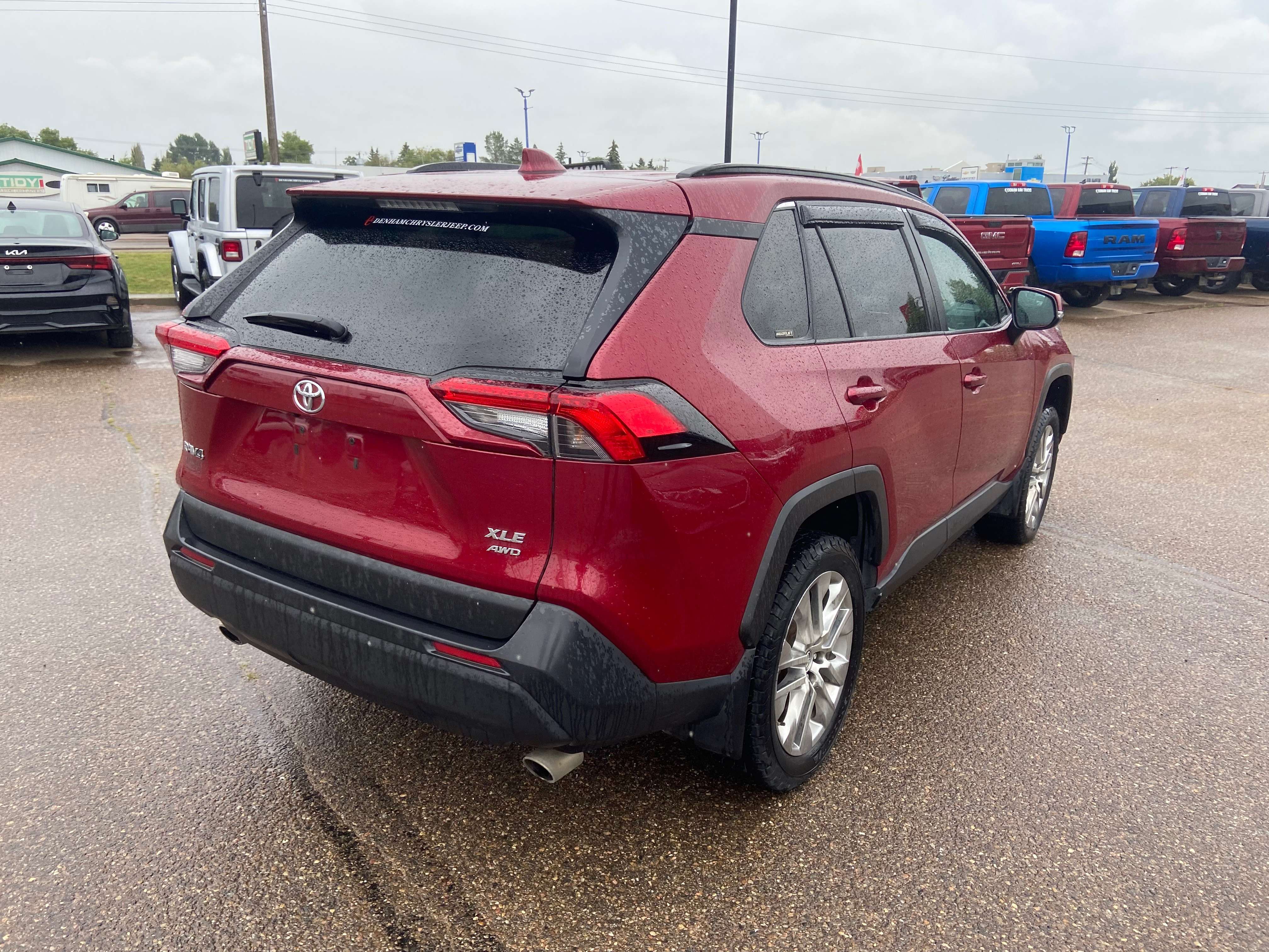2020 Toyota RAV4 XLE | HEATED SEATS | CLEAN CARFAX — снимка 1