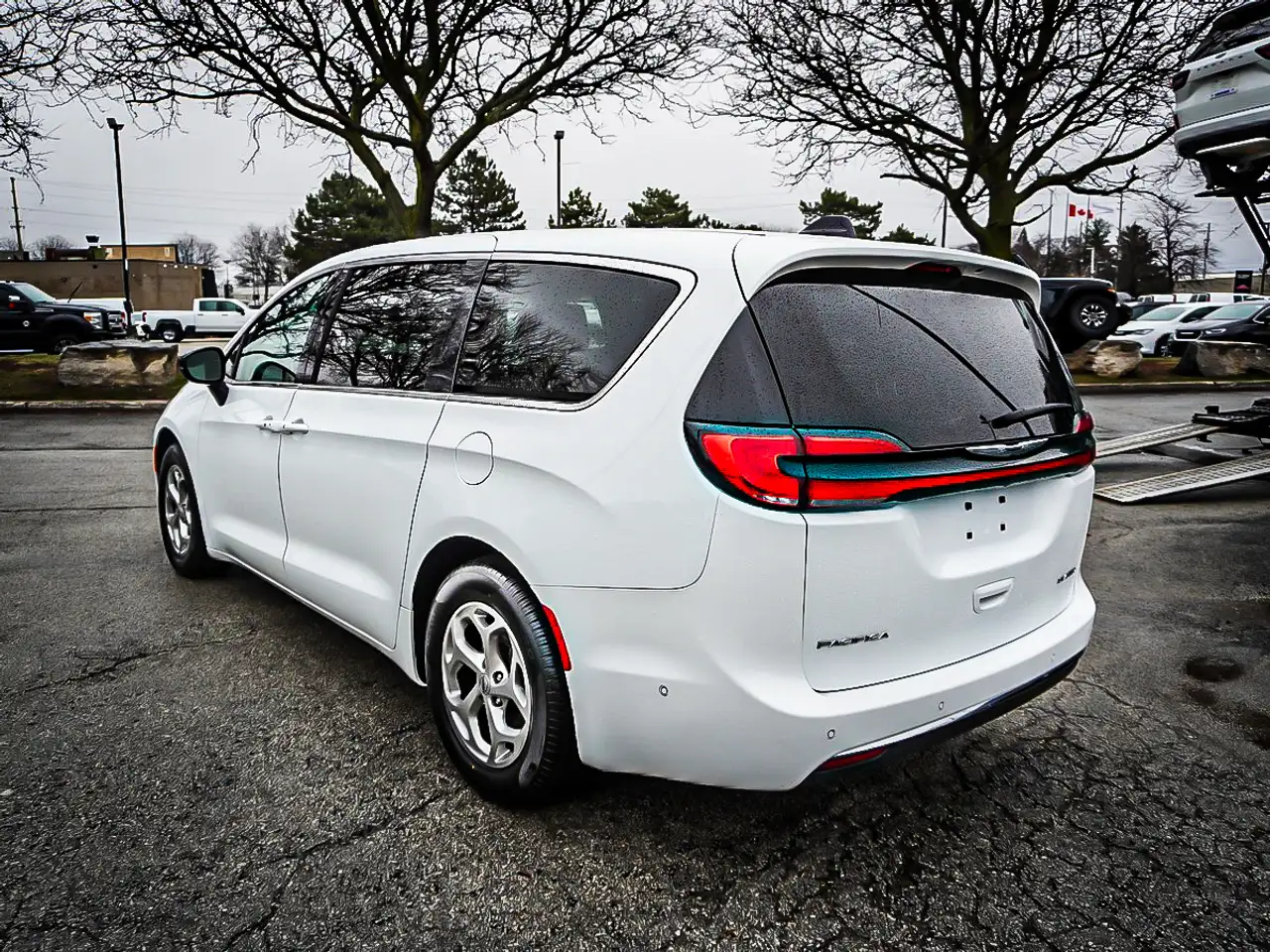 Chrysler Pacifica photo Chrysler Pacifica