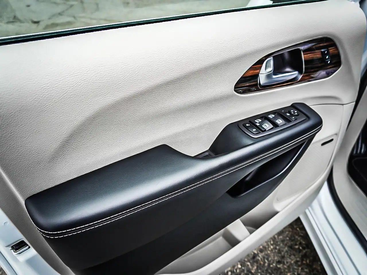 Chrysler Pacifica photo Chrysler Pacifica