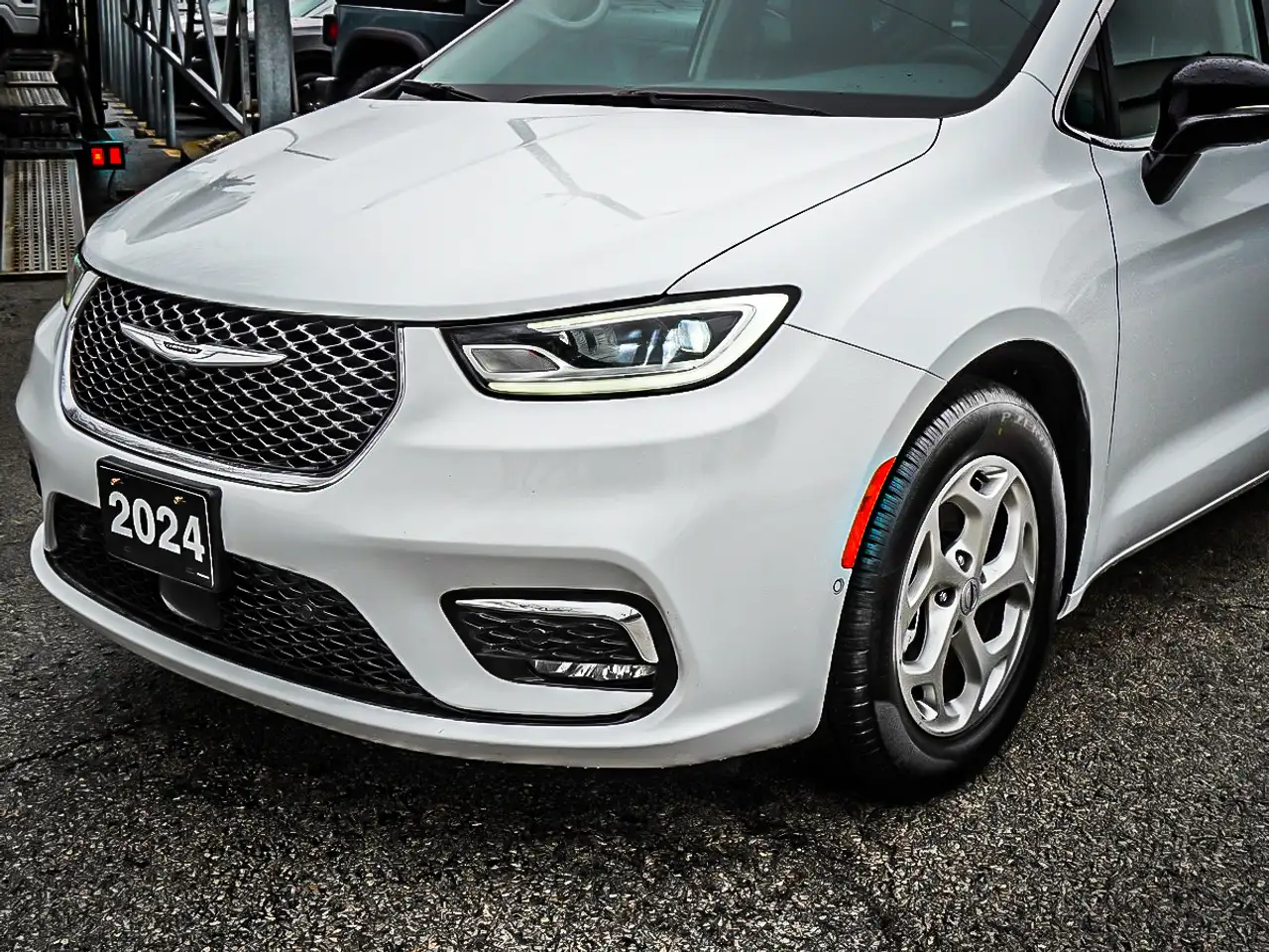Chrysler Pacifica photo Chrysler Pacifica