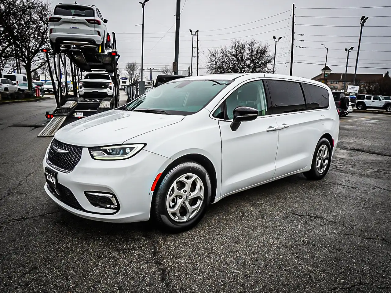 Chrysler Pacifica photo Chrysler Pacifica