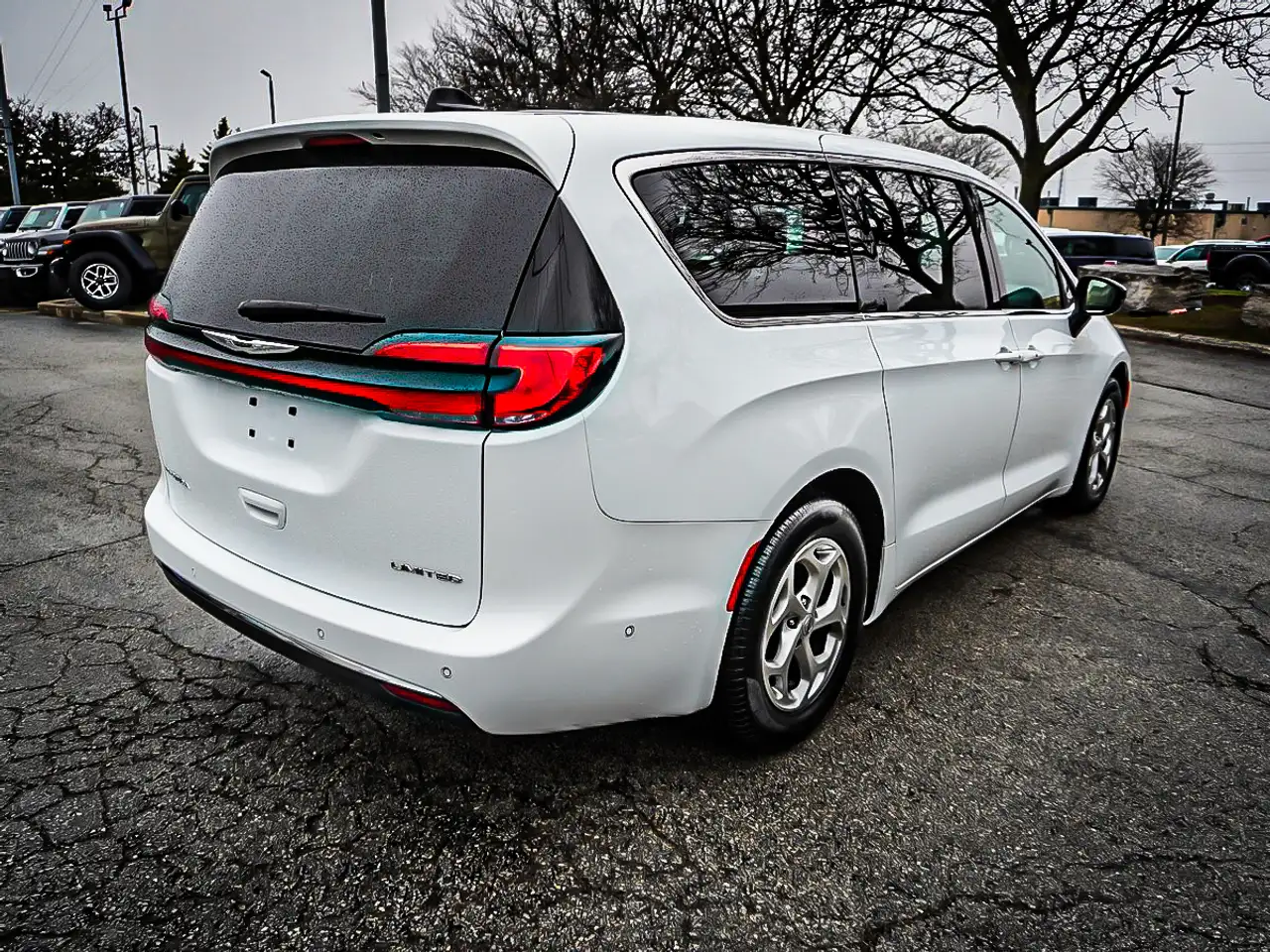 Chrysler Pacifica photo Chrysler Pacifica