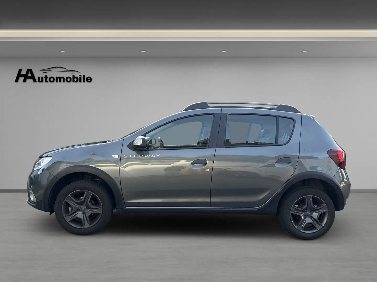 Dacia Sandero Stepway Celebration AUTOMATIK KAMERA KLIMA GARANTI Grau - 2
