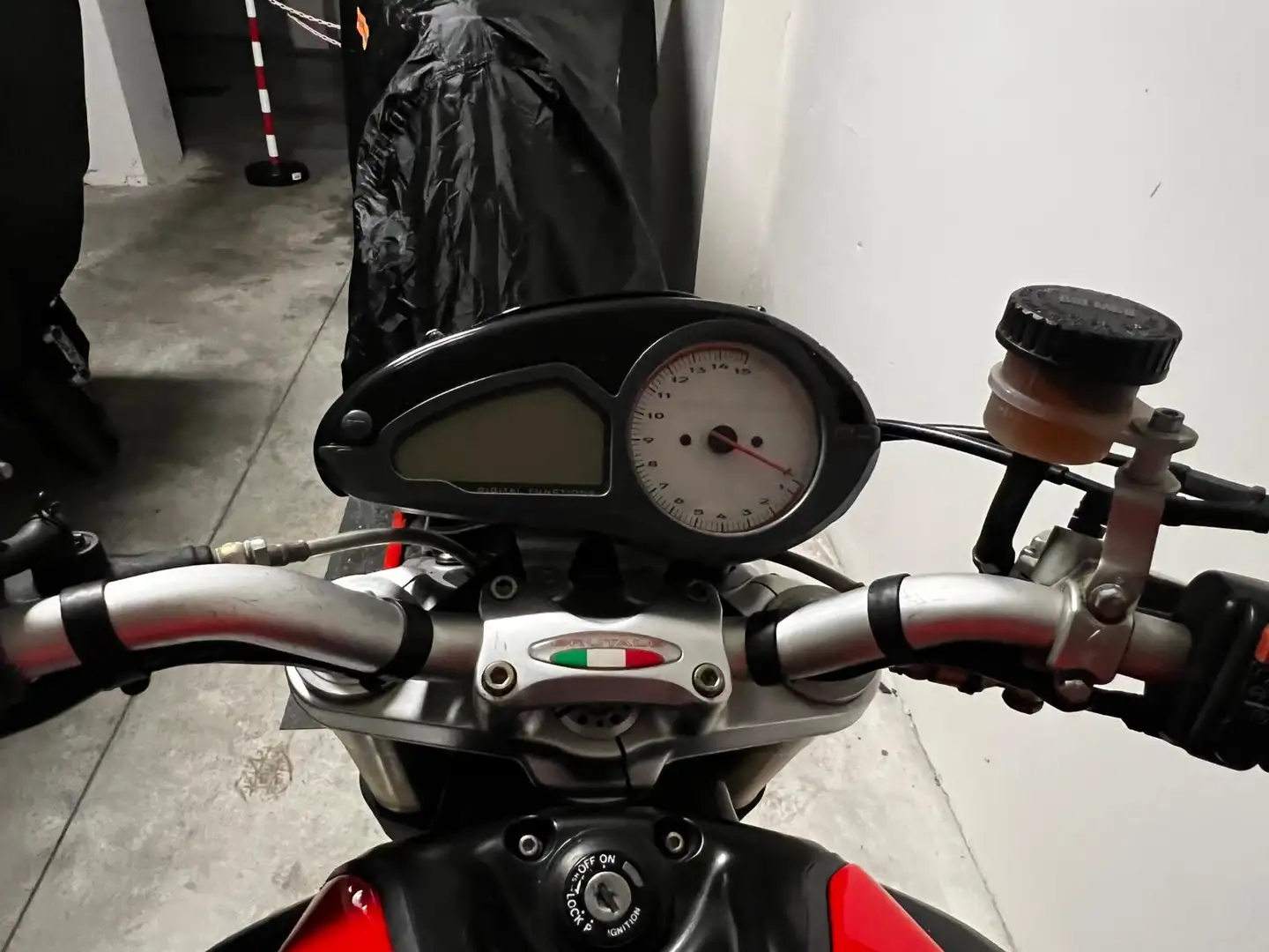 MV Agusta Brutale 910 MV Agusta Brutale 910S Roşu - 2
