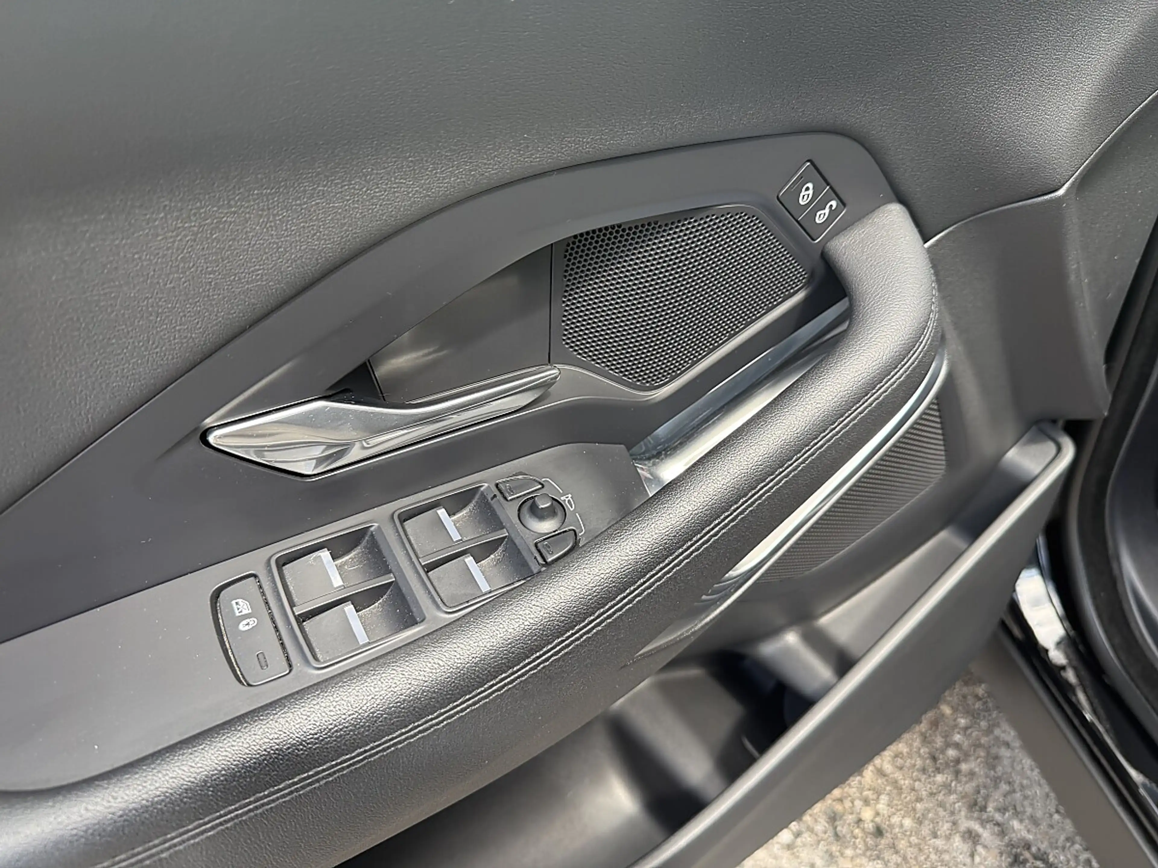 Jaguar E-Pace 2.0DI4 D150 S AWD Aut. — photo 10