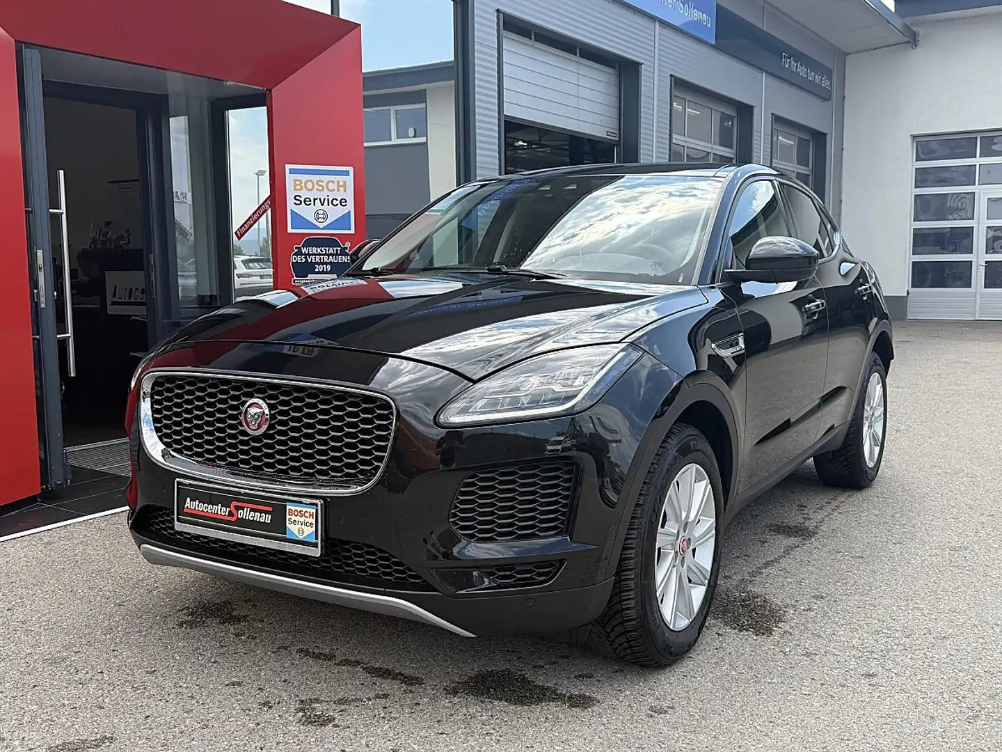 Jaguar E-Pace 2.0DI4 D150 S AWD Aut. Schwarz - 1