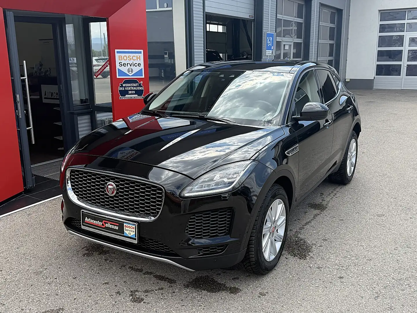 Jaguar E-Pace 2.0DI4 D150 S AWD Aut. Schwarz - 2