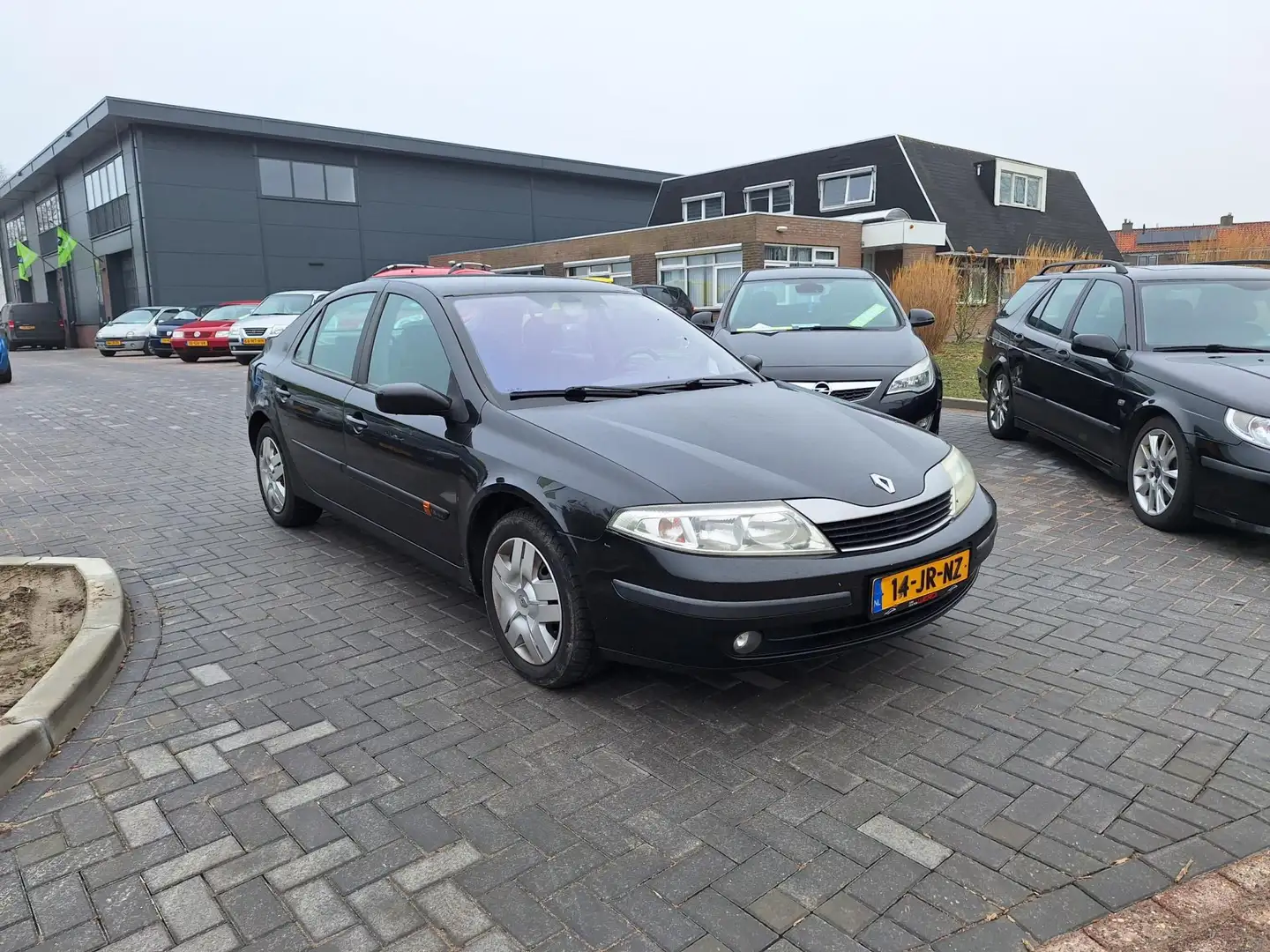 Renault Laguna 1.8-16V Expression / AUTOMAAT Zwart - 2