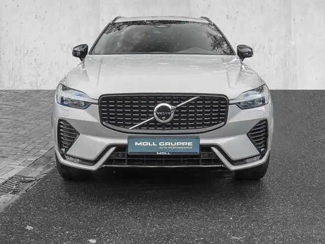 Volvo XC60 view 3