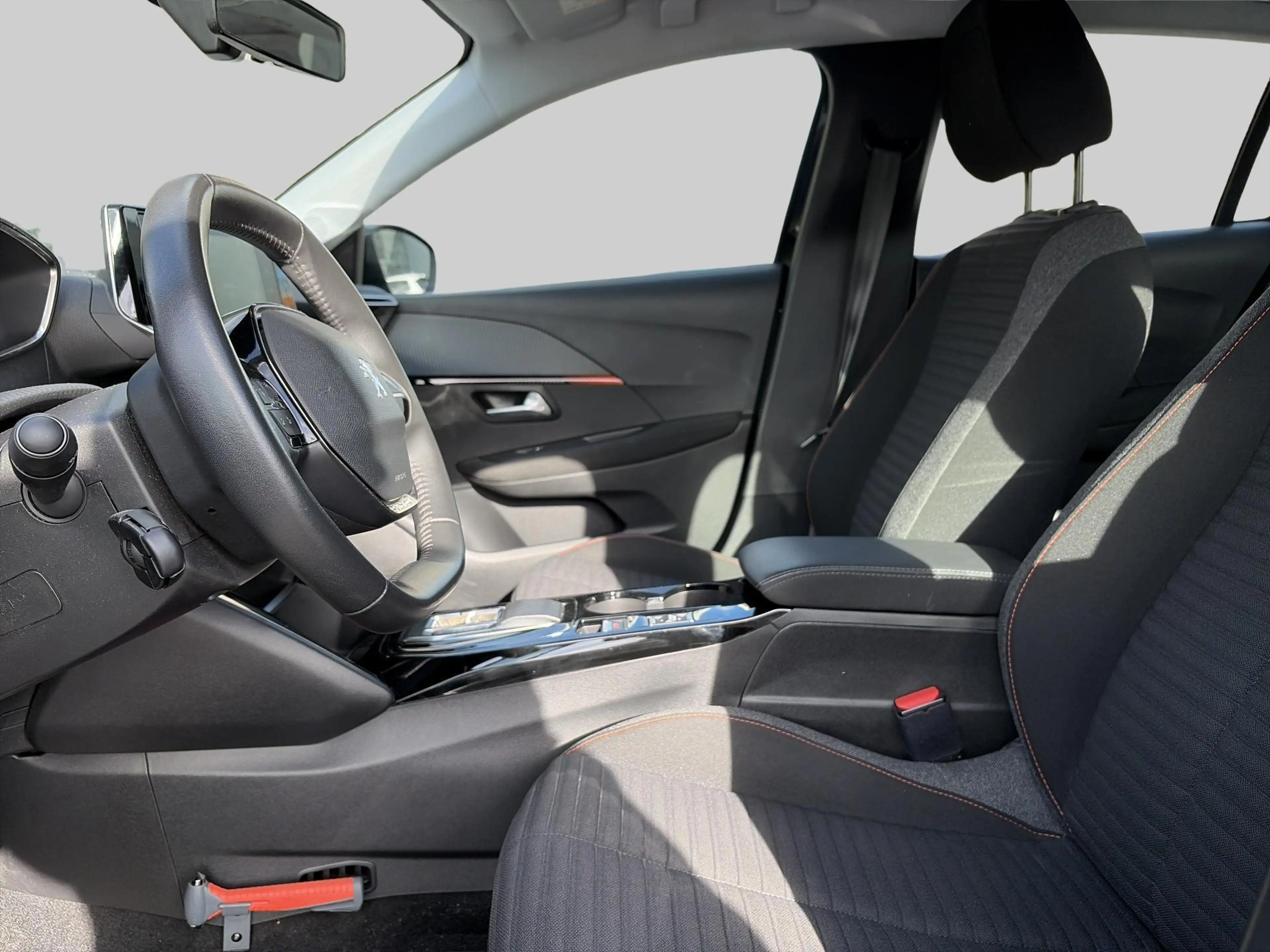 Peugeot e-208 EV Active Pack 50 kWh — photo 12