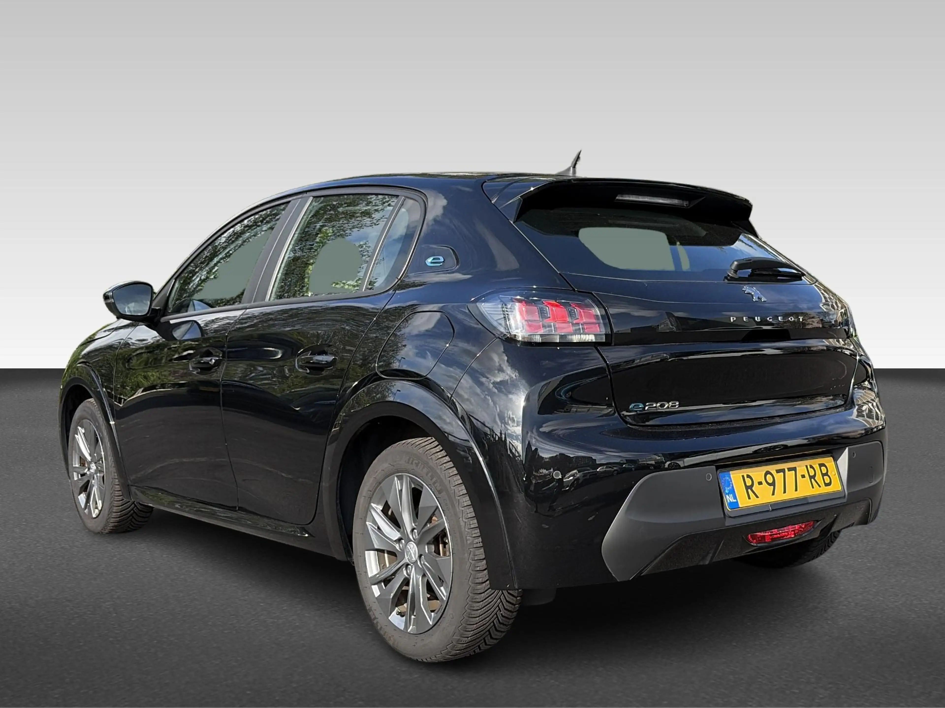 Peugeot e-208 EV Active Pack 50 kWh — photo 3