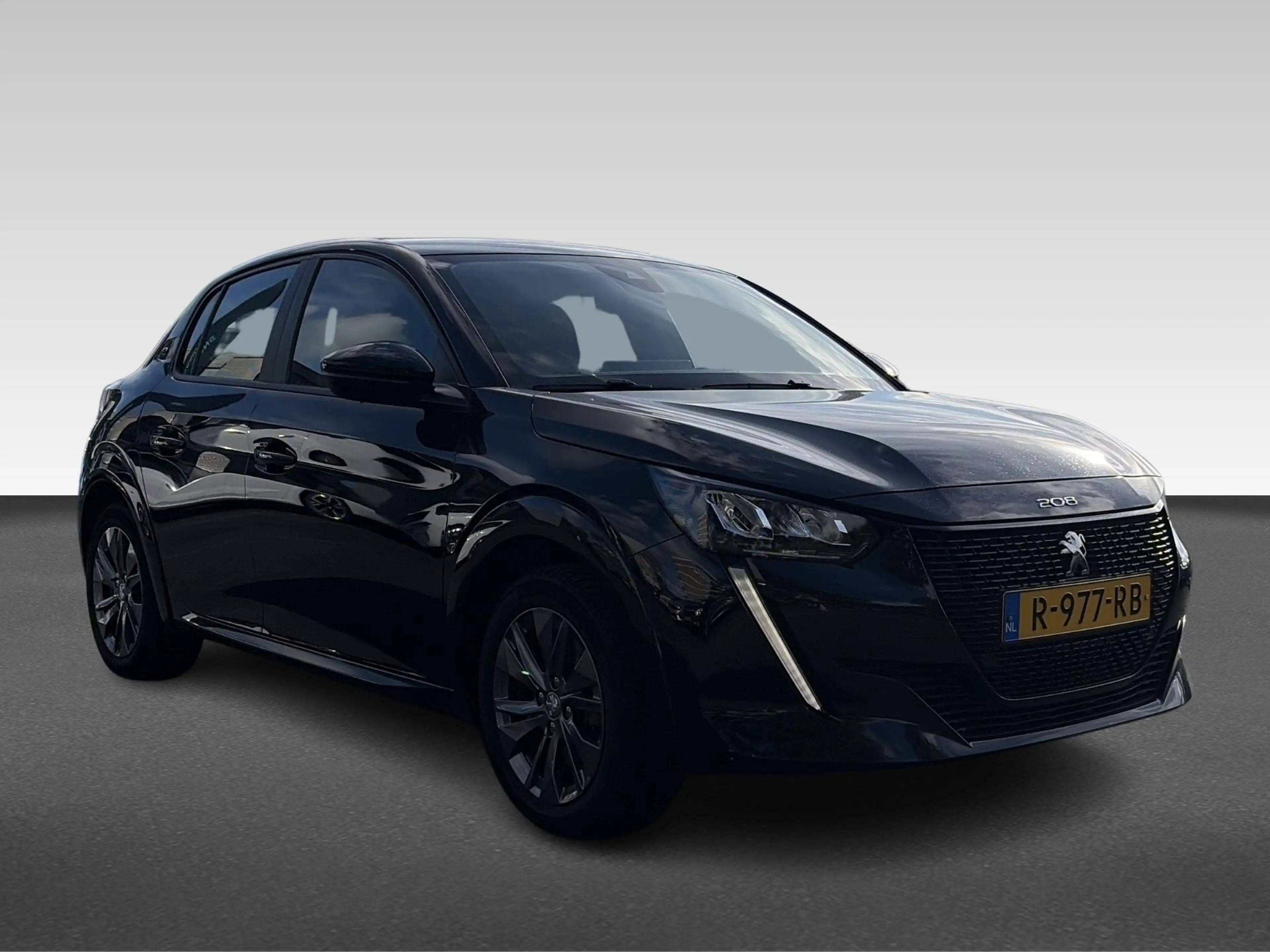 Peugeot e-208 EV Active Pack 50 kWh — photo 8