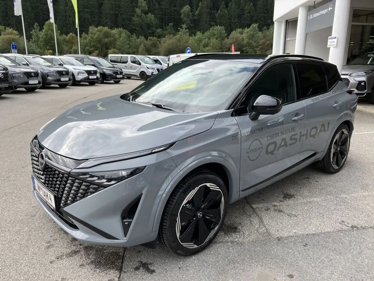Nissan Qashqai 1,3 DIG-T MHEV 4x4 N-Design+ Xtronic Grijs - 2